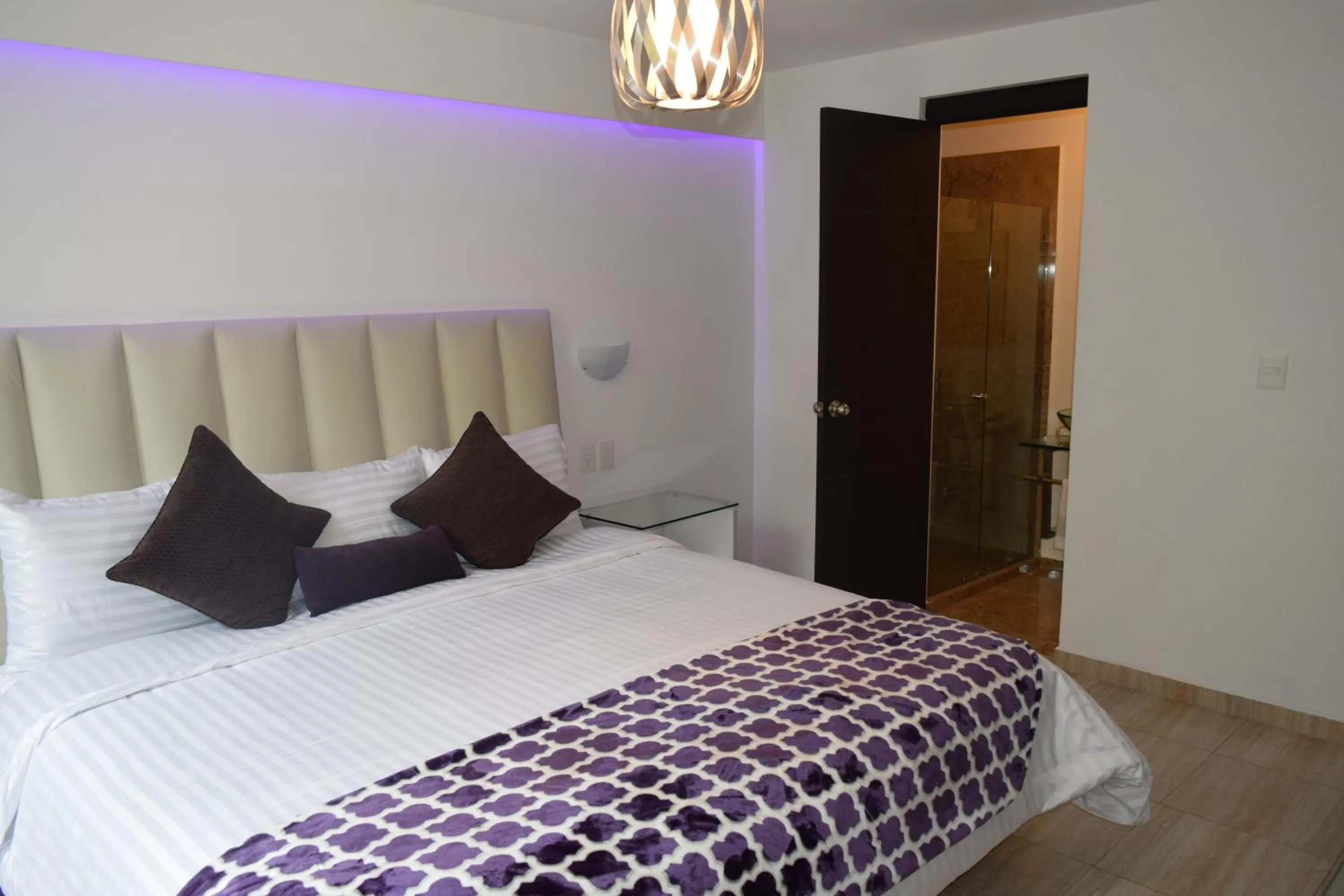 Bed in Hotel Condesa 185