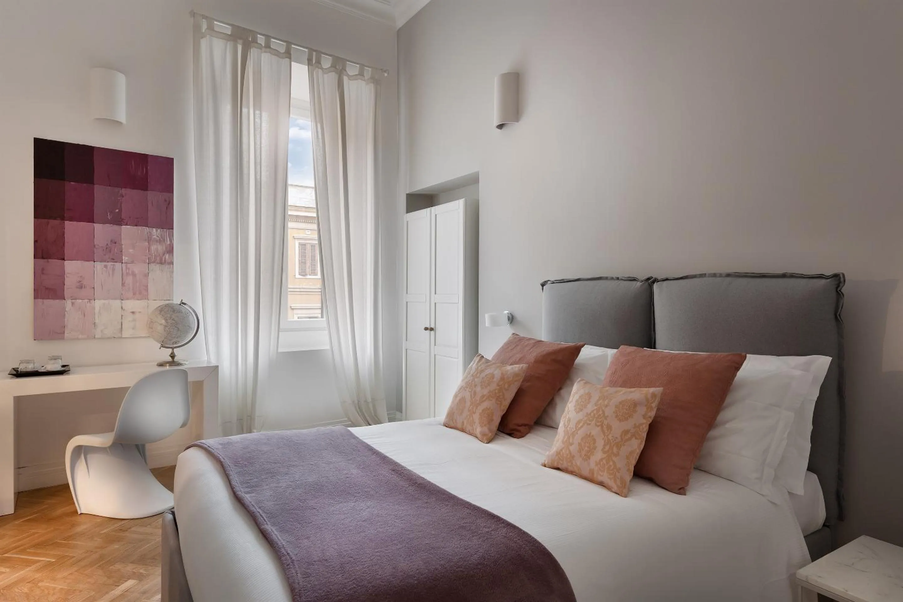 Photo of the whole room, Bed in DA ME Suites