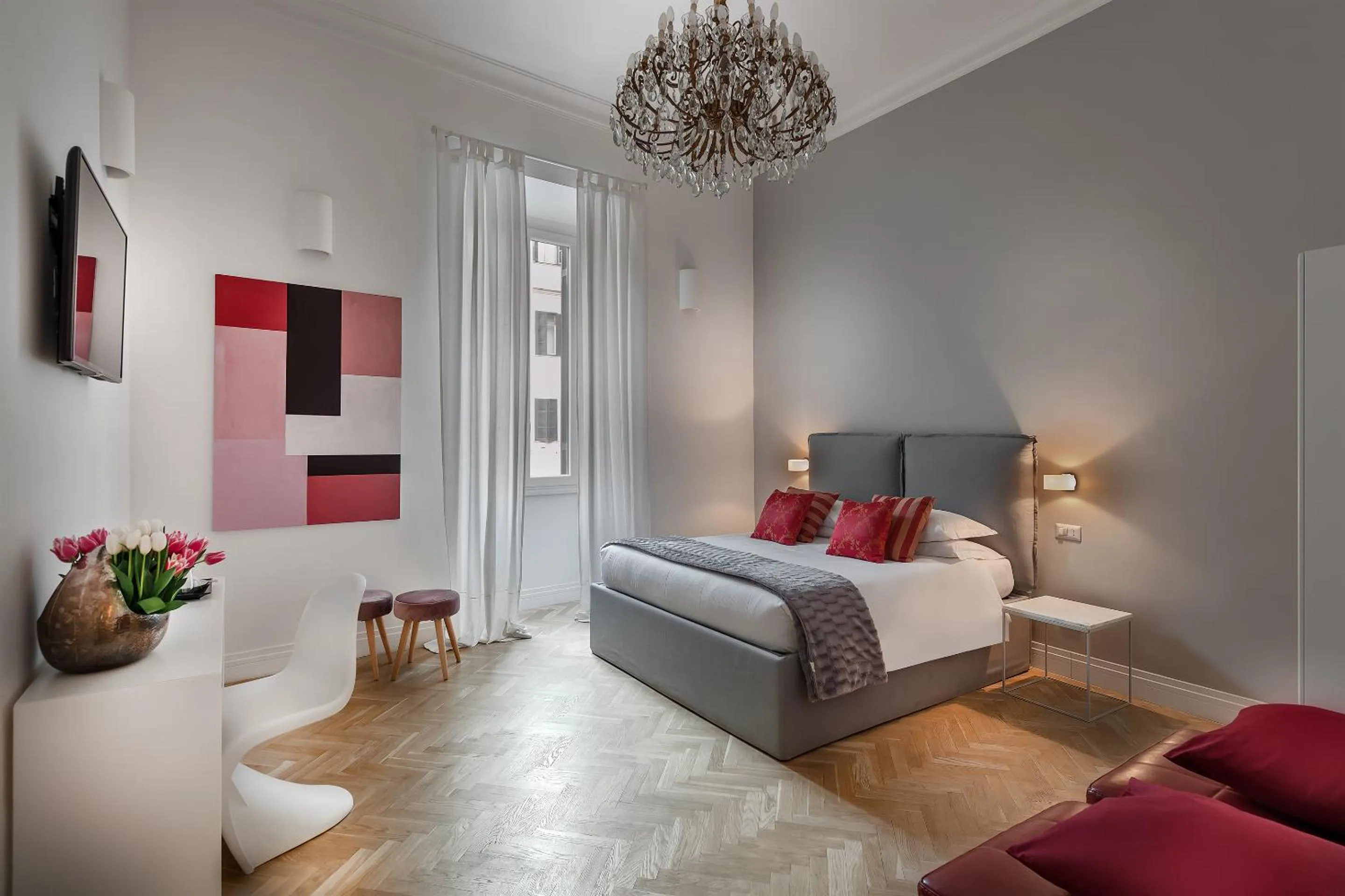 Photo of the whole room, Bed in DA ME Suites