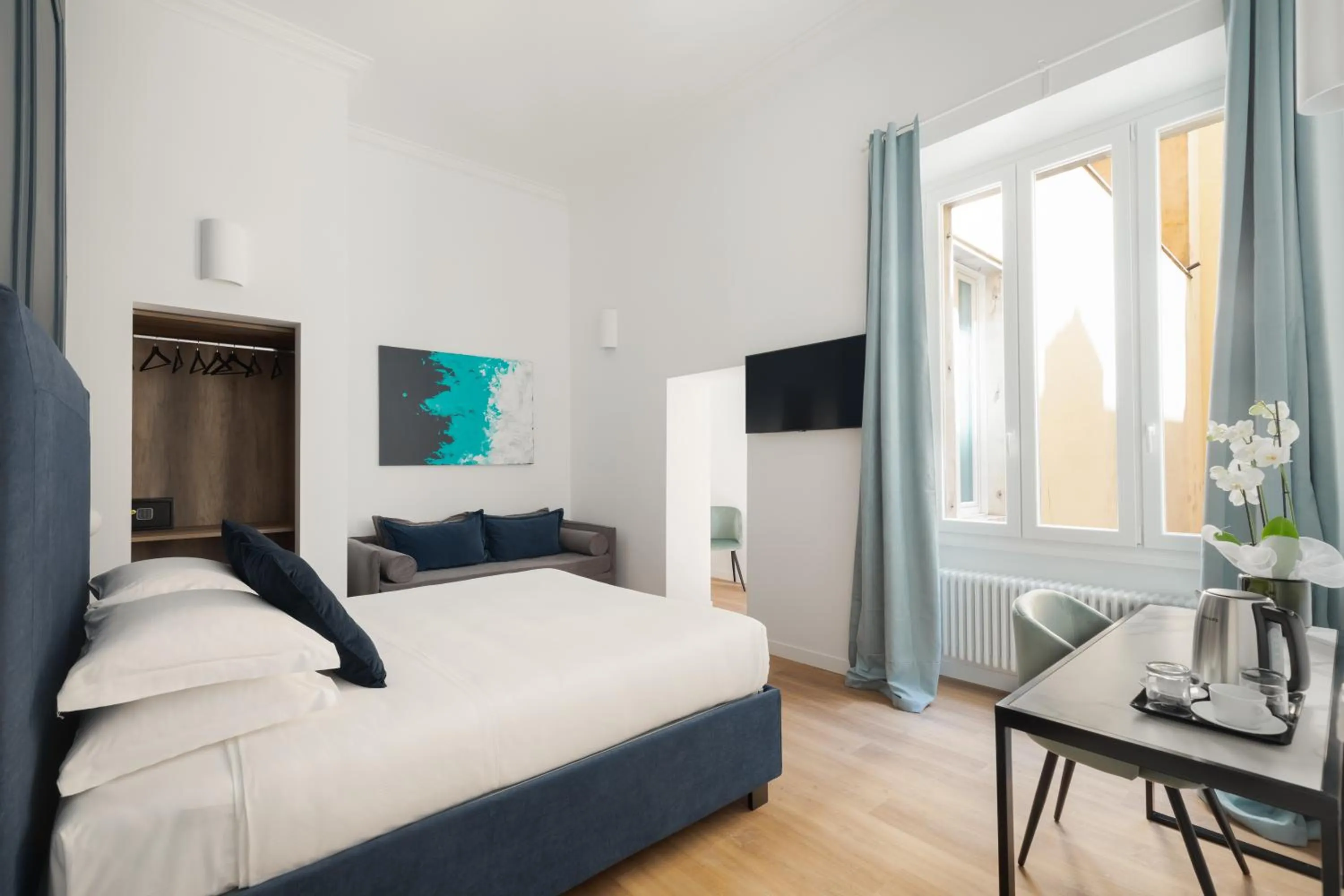 Photo of the whole room, Bed in DA ME Suites