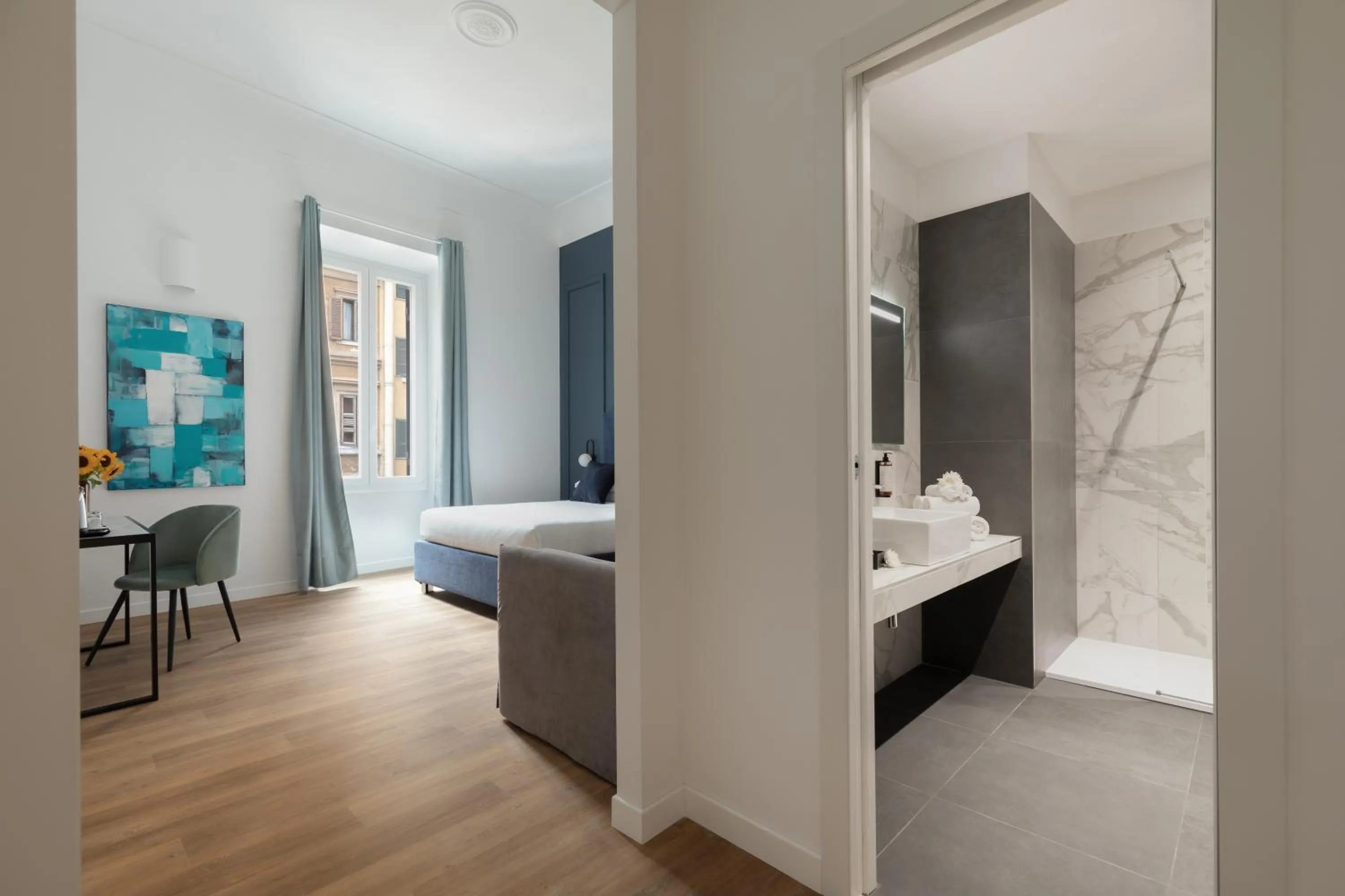 Bathroom, Bed in DA ME Suites