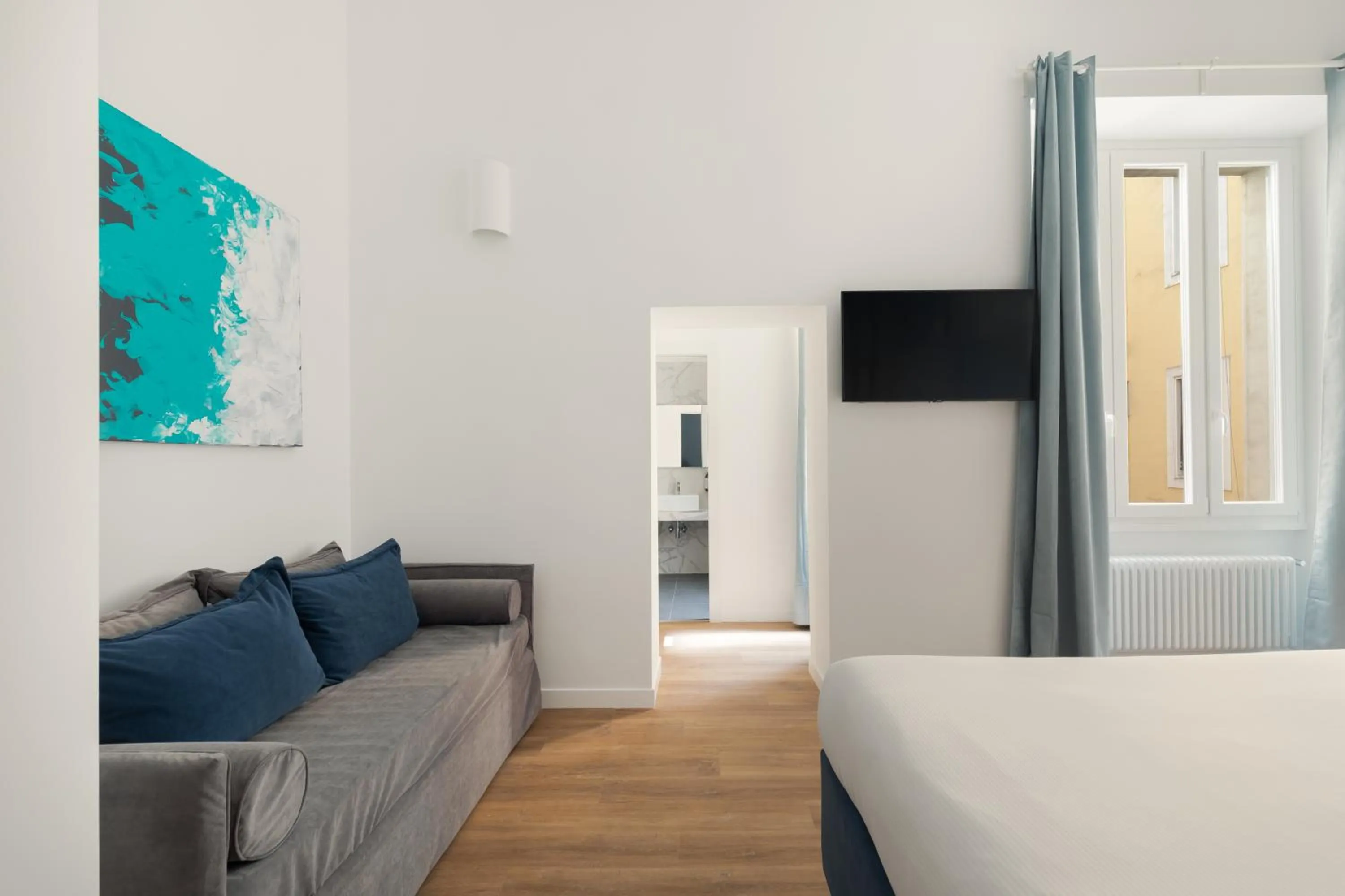 Photo of the whole room in DA ME Suites