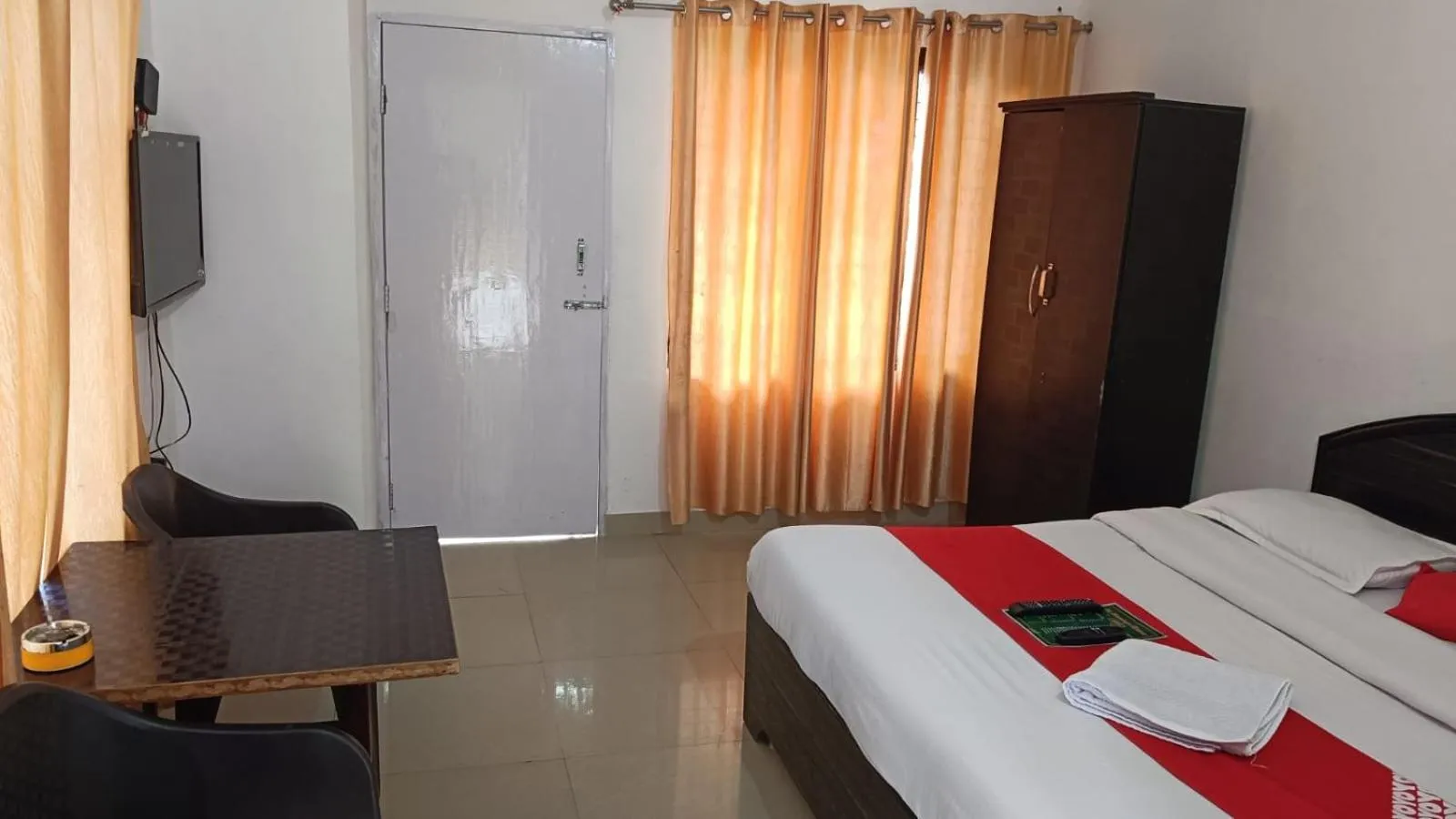 Photo of the whole room in Hotel Taj Himalaya