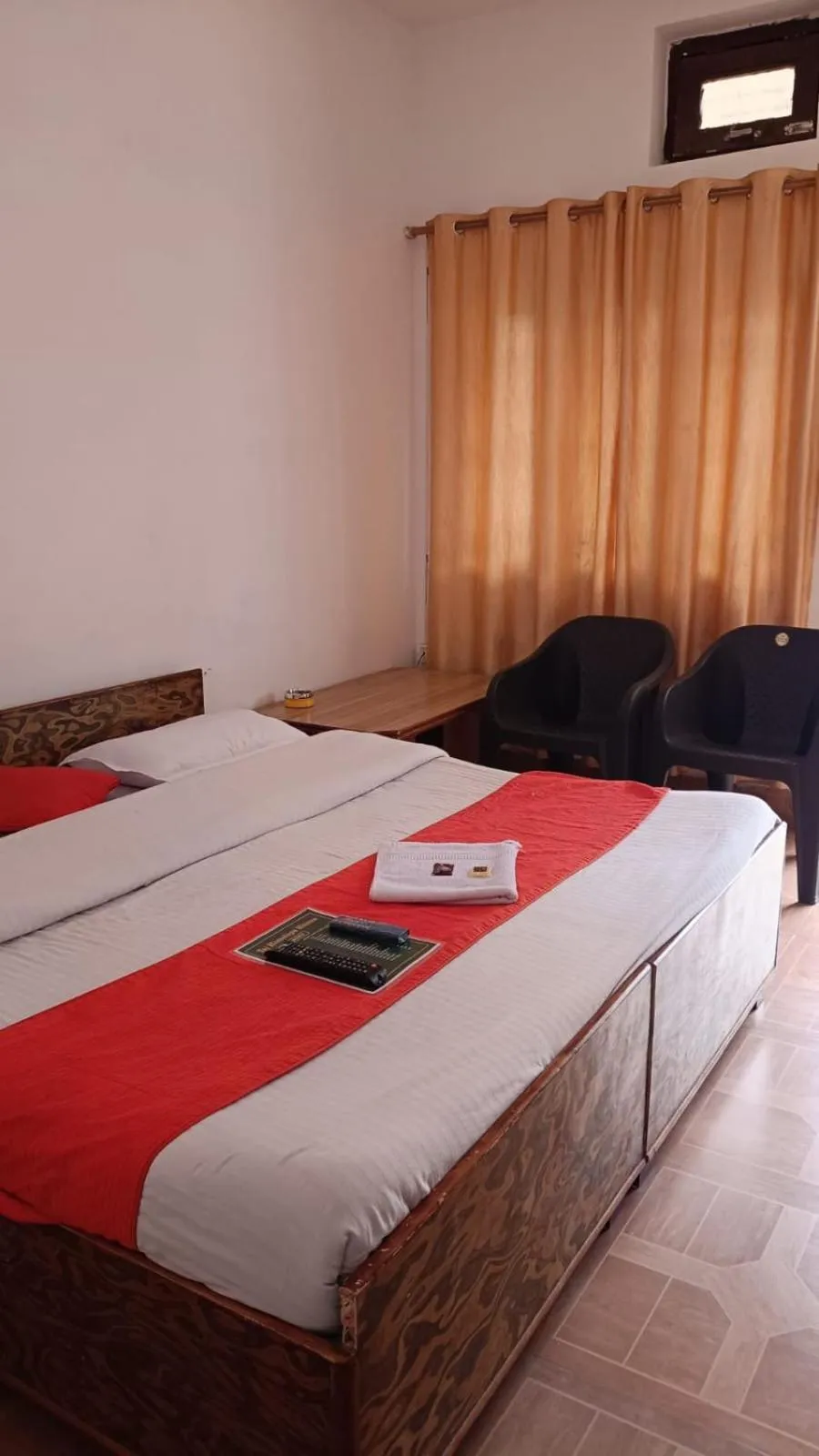 Photo of the whole room in Hotel Taj Himalaya