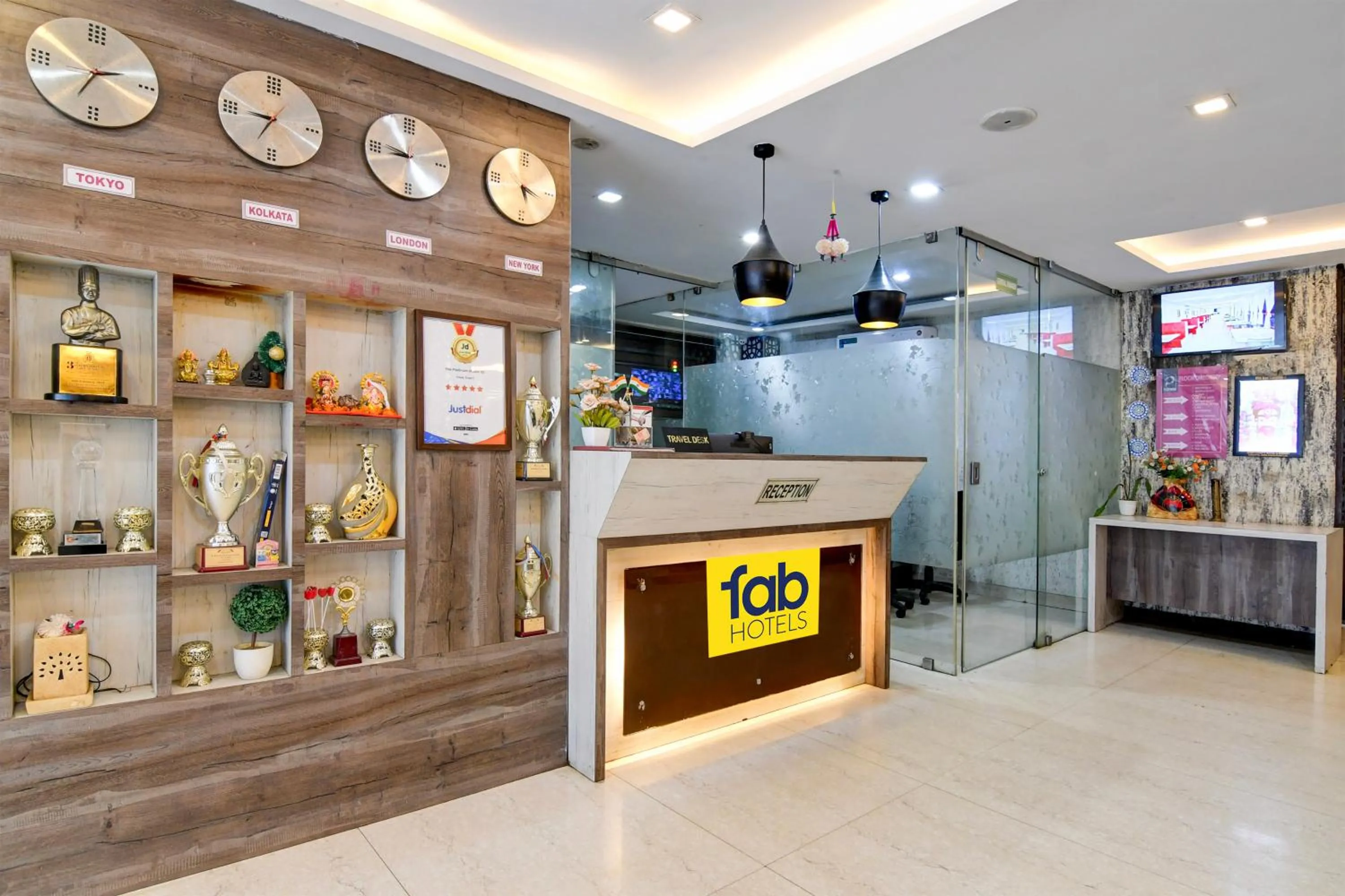 Lobby or reception in FabHotel Prime Eco Park - New Town