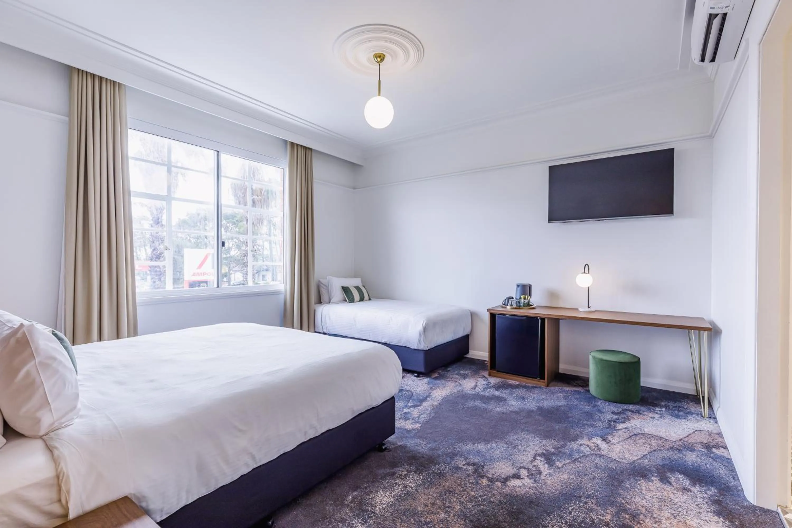 Bed in The Lakes Hotel, Rosebery