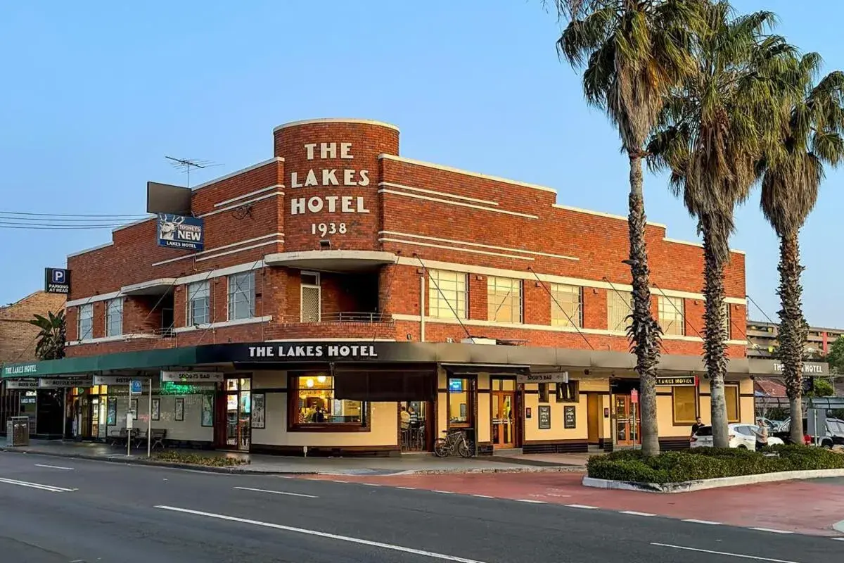 The Lakes Hotel, Rosebery The Lakes Hotel, Rosebery