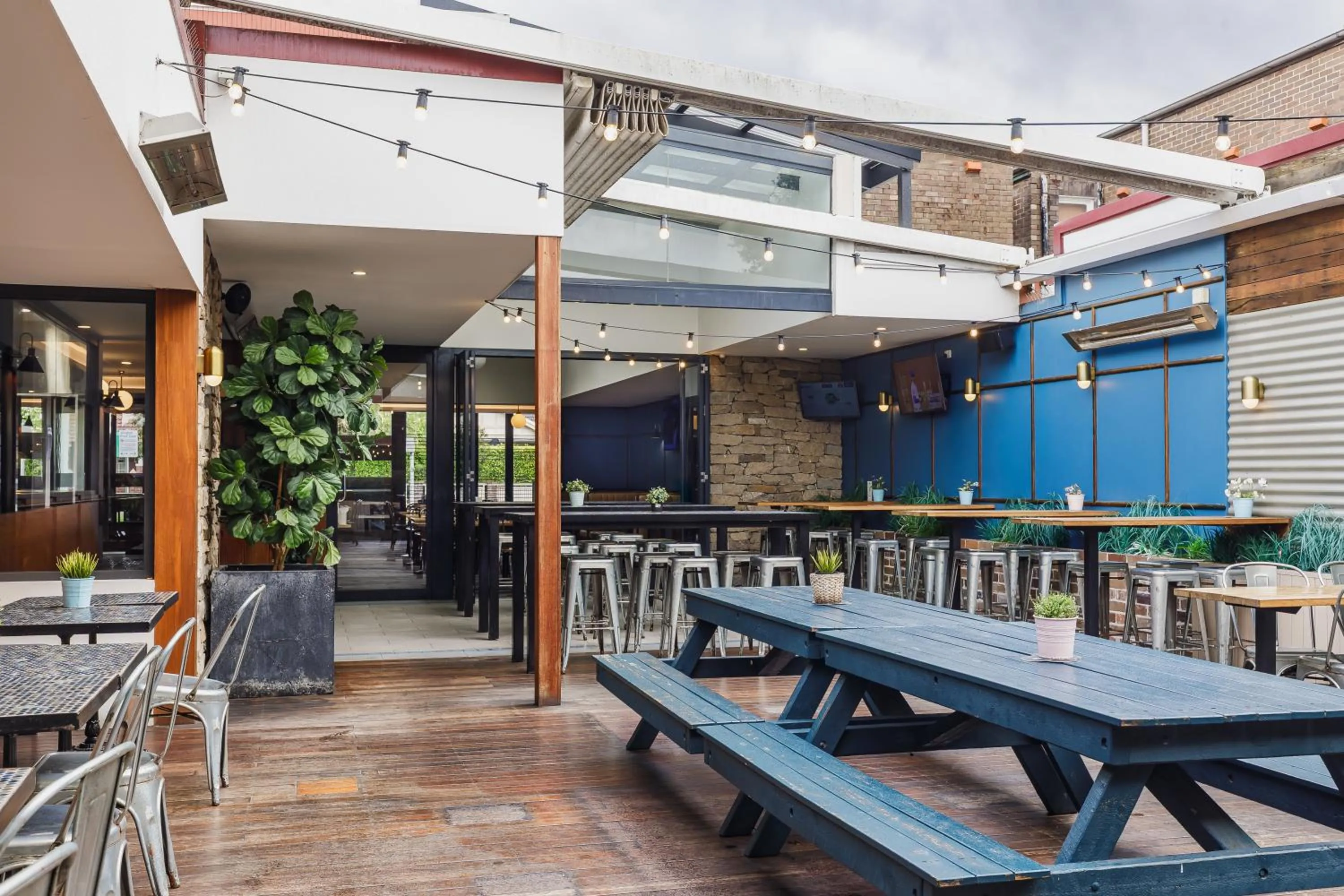 Patio in The Lakes Hotel, Rosebery