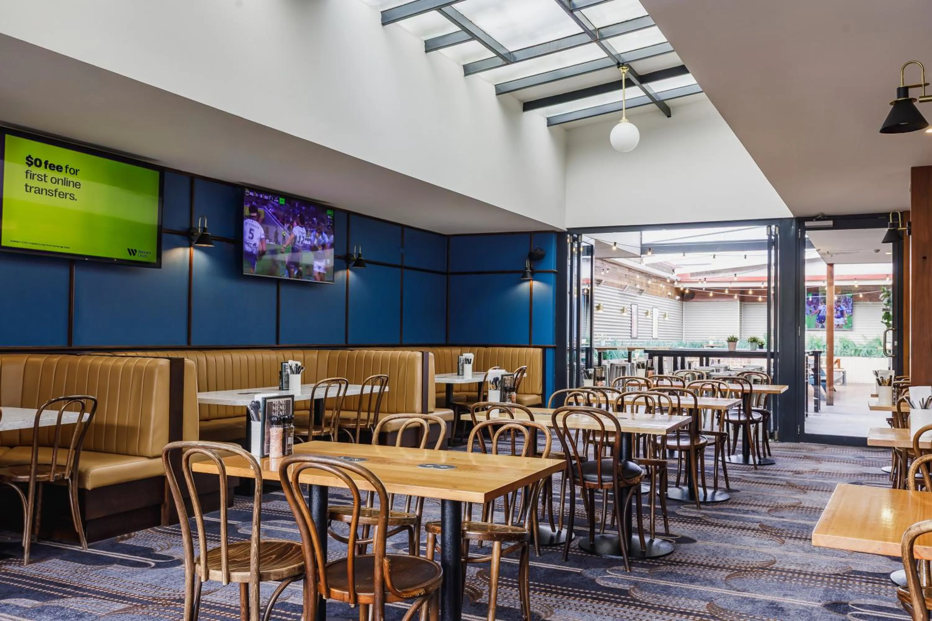 Restaurant/places to eat in The Lakes Hotel, Rosebery