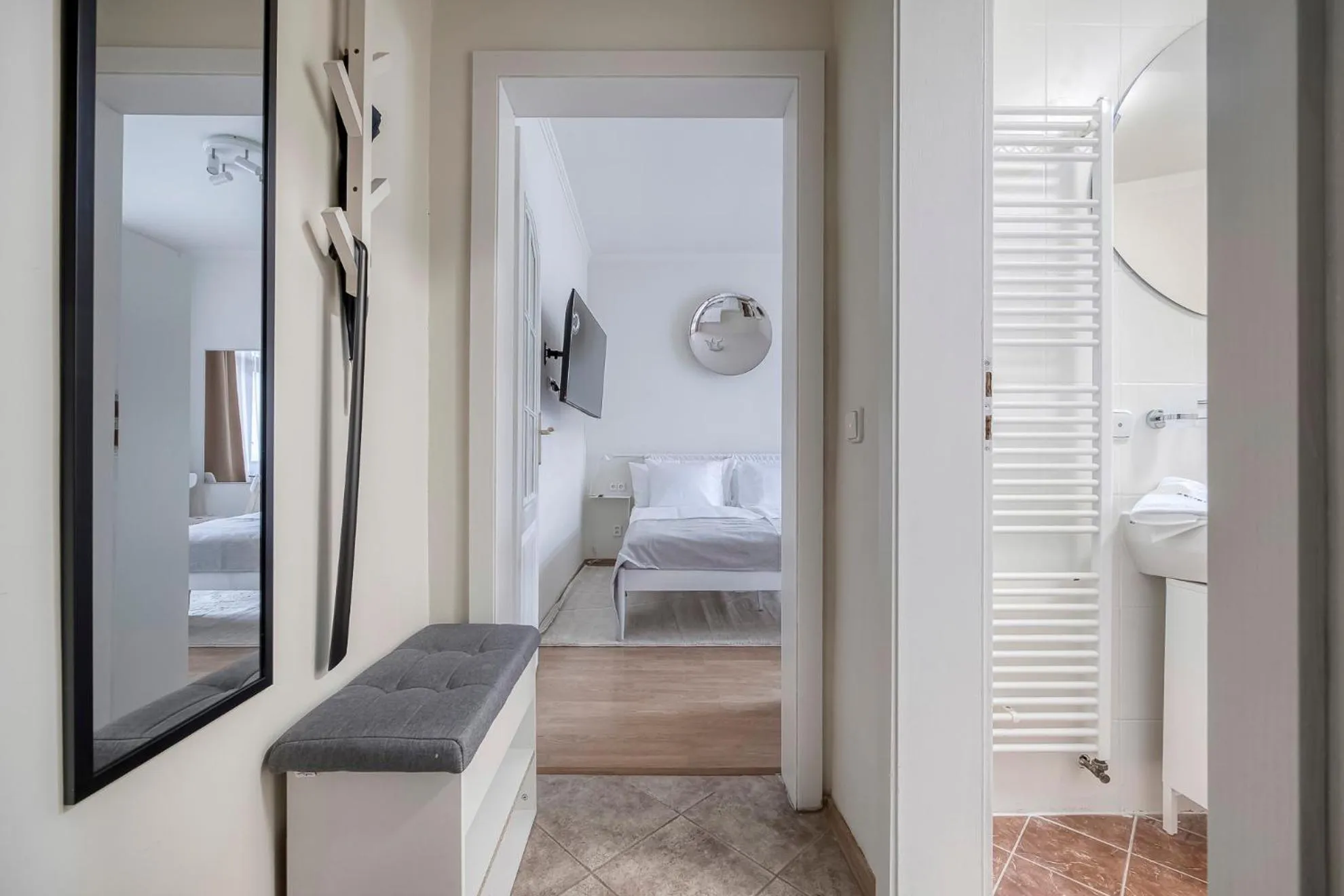 Photo of the whole room, Bed in Anmut by Revelton