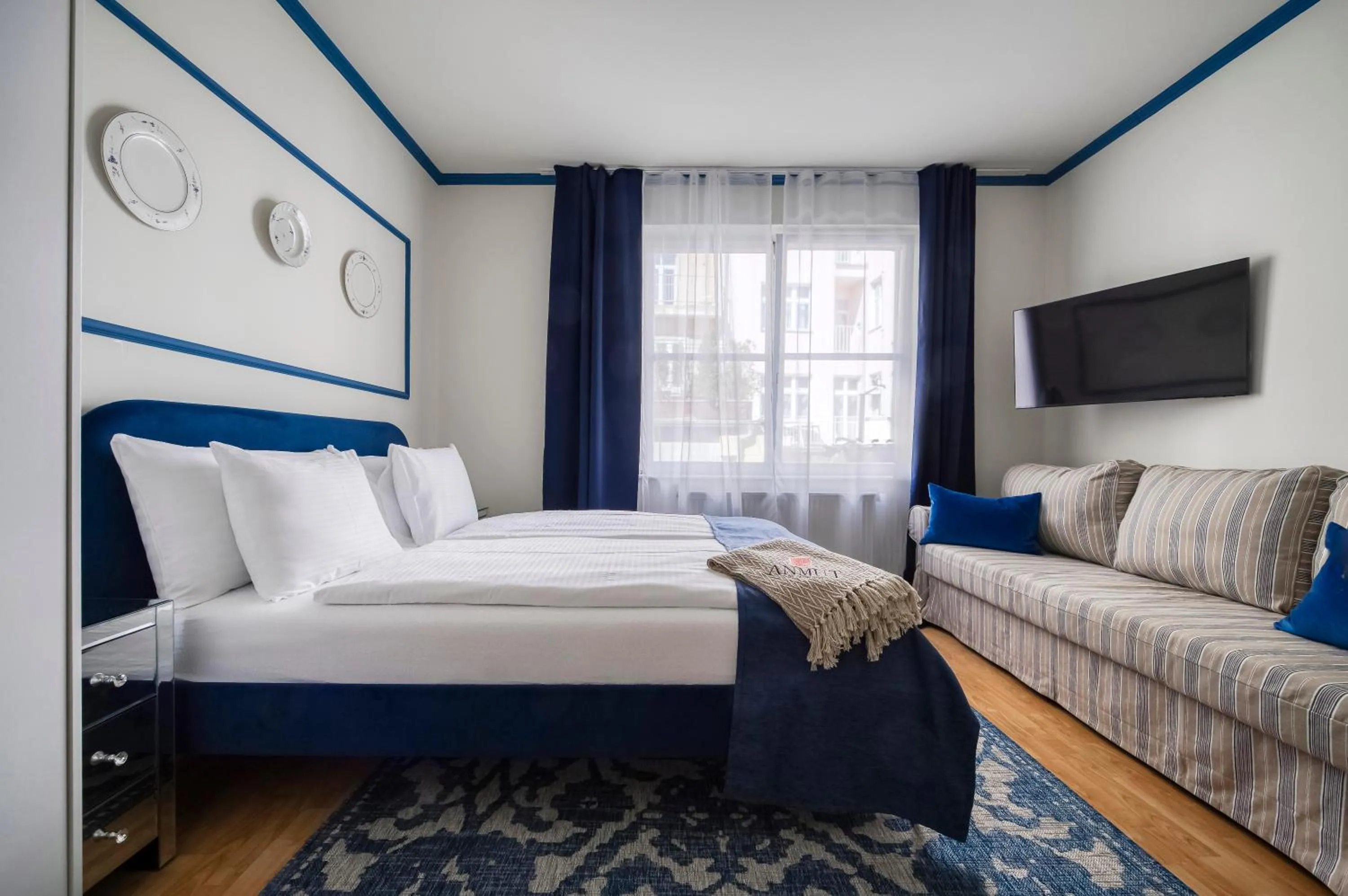 Photo of the whole room, Bed in Anmut by Revelton