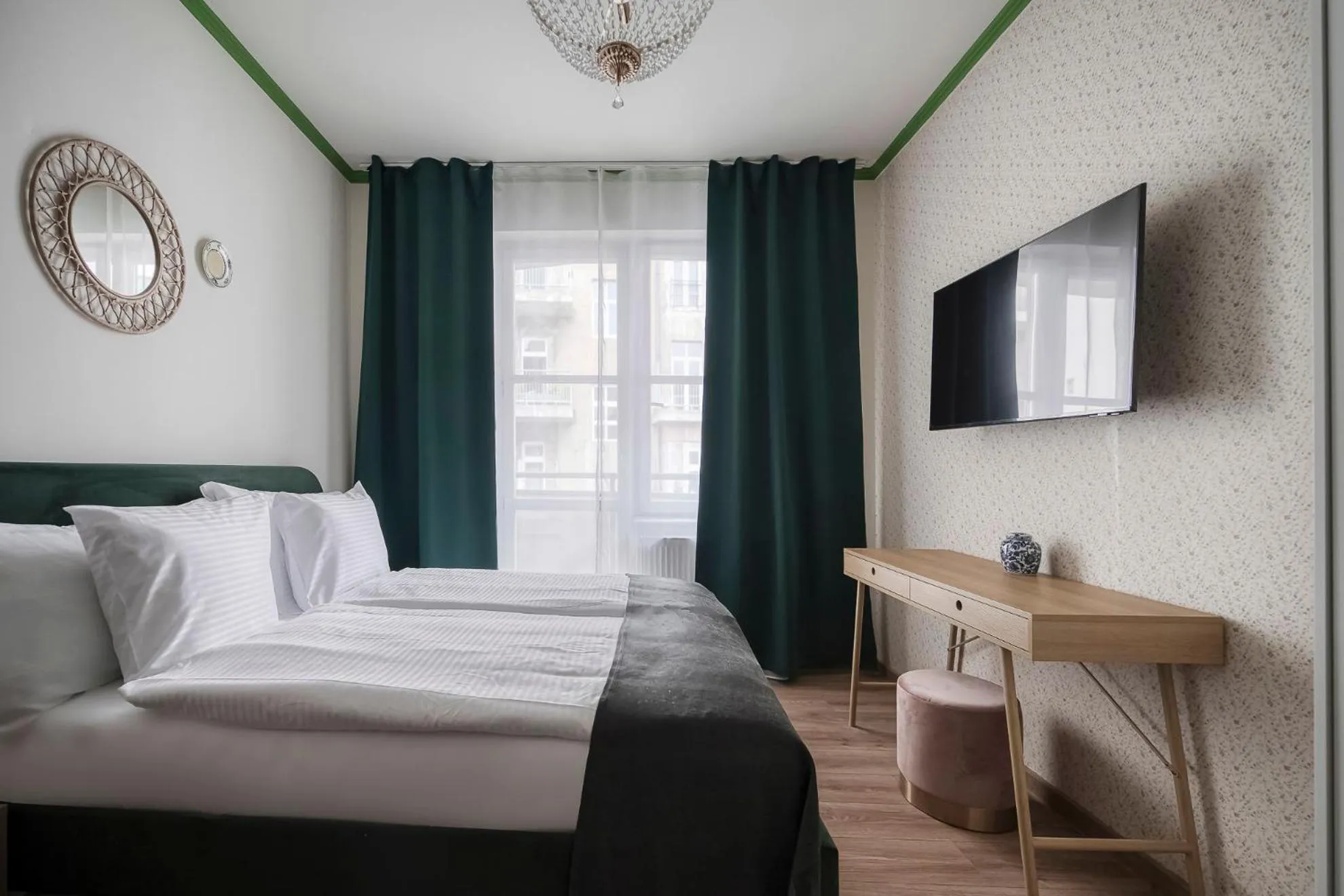 Bed in Anmut by Revelton