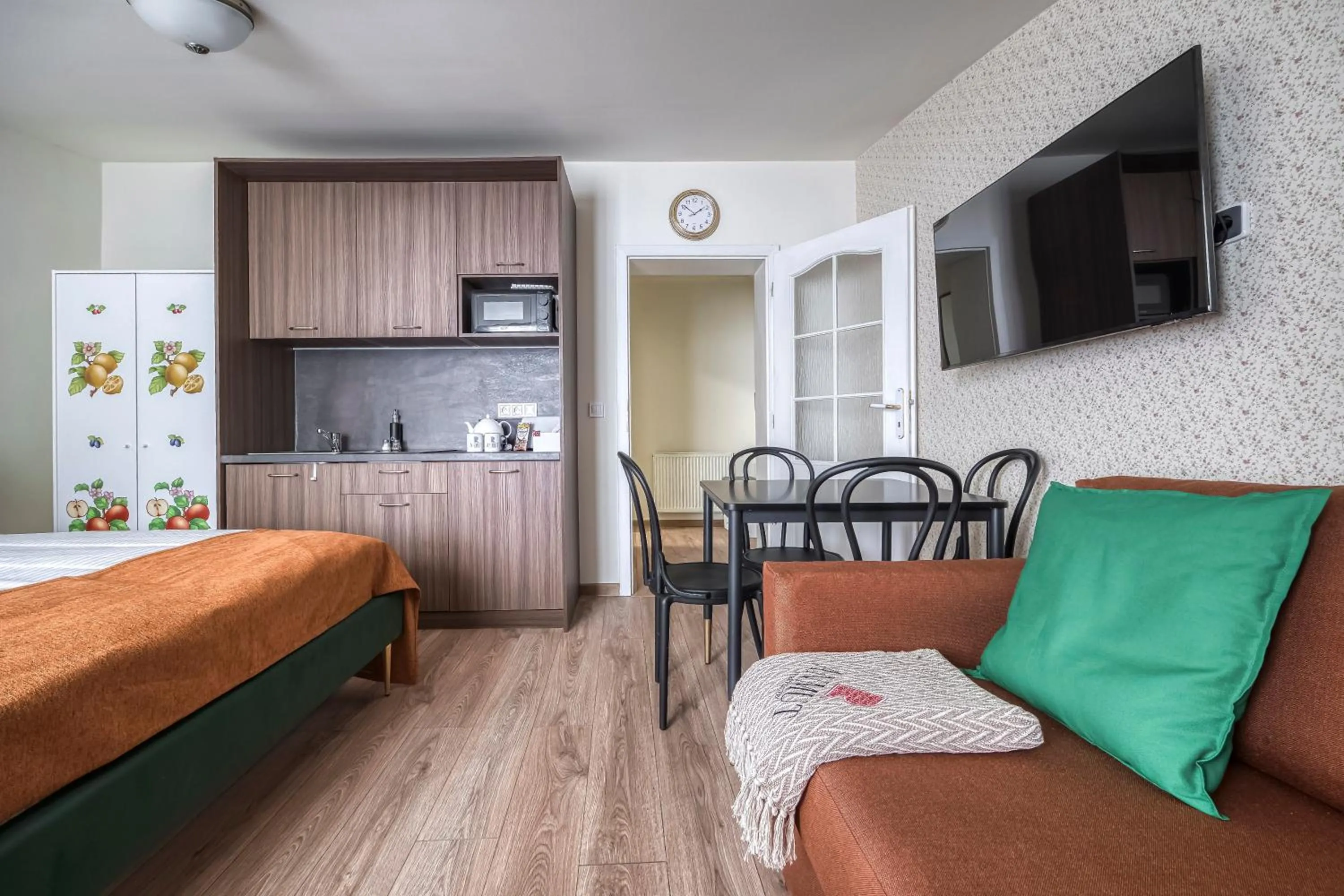 Photo of the whole room, Bed in Anmut by Revelton