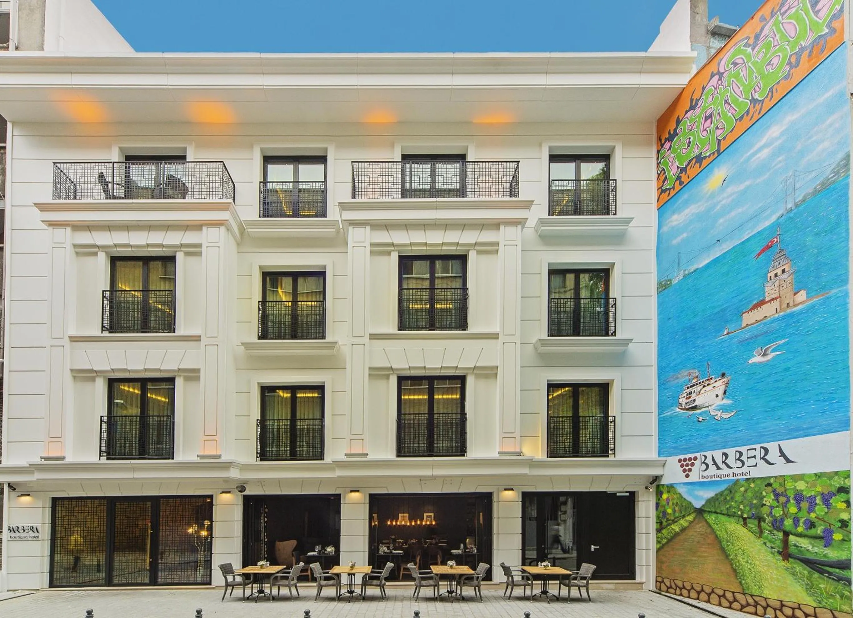 Facade/entrance in Barbera Hotel