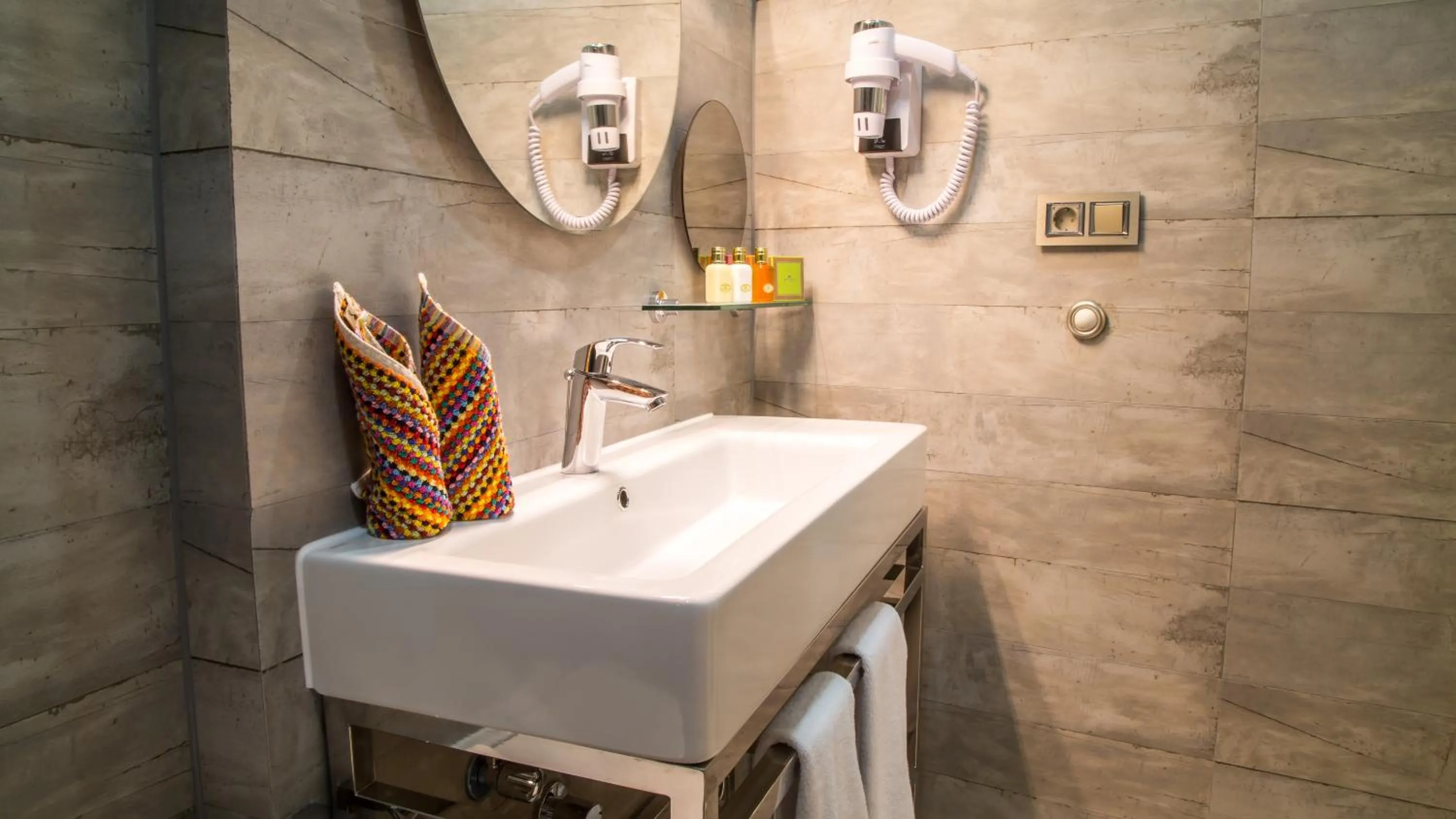 Bathroom in Barbera Hotel