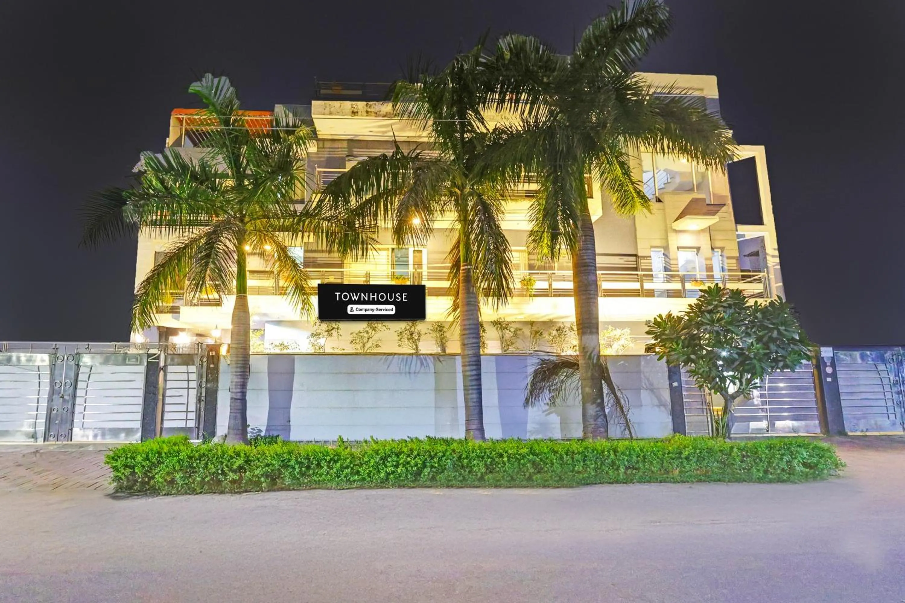 Facade/entrance in Super Townhouse Sector 49 Sohna Road