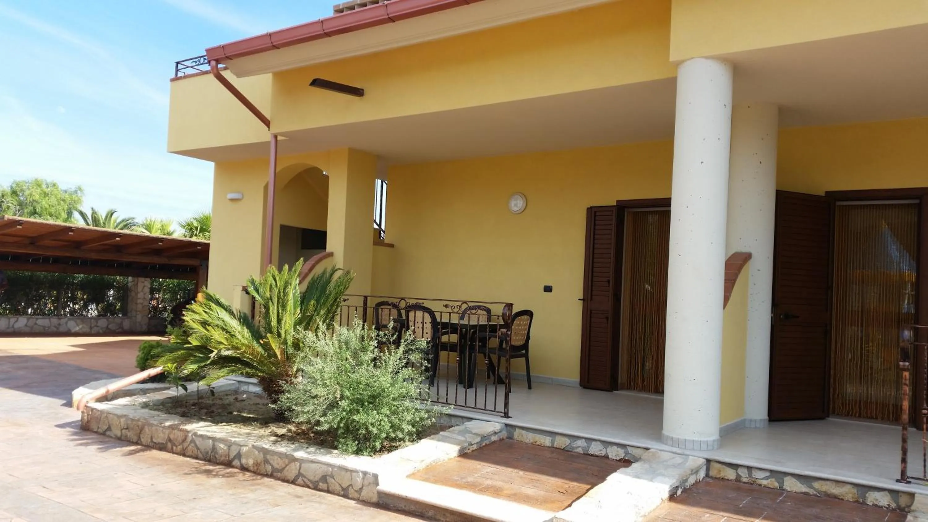 Facade/entrance in Green Park Residence