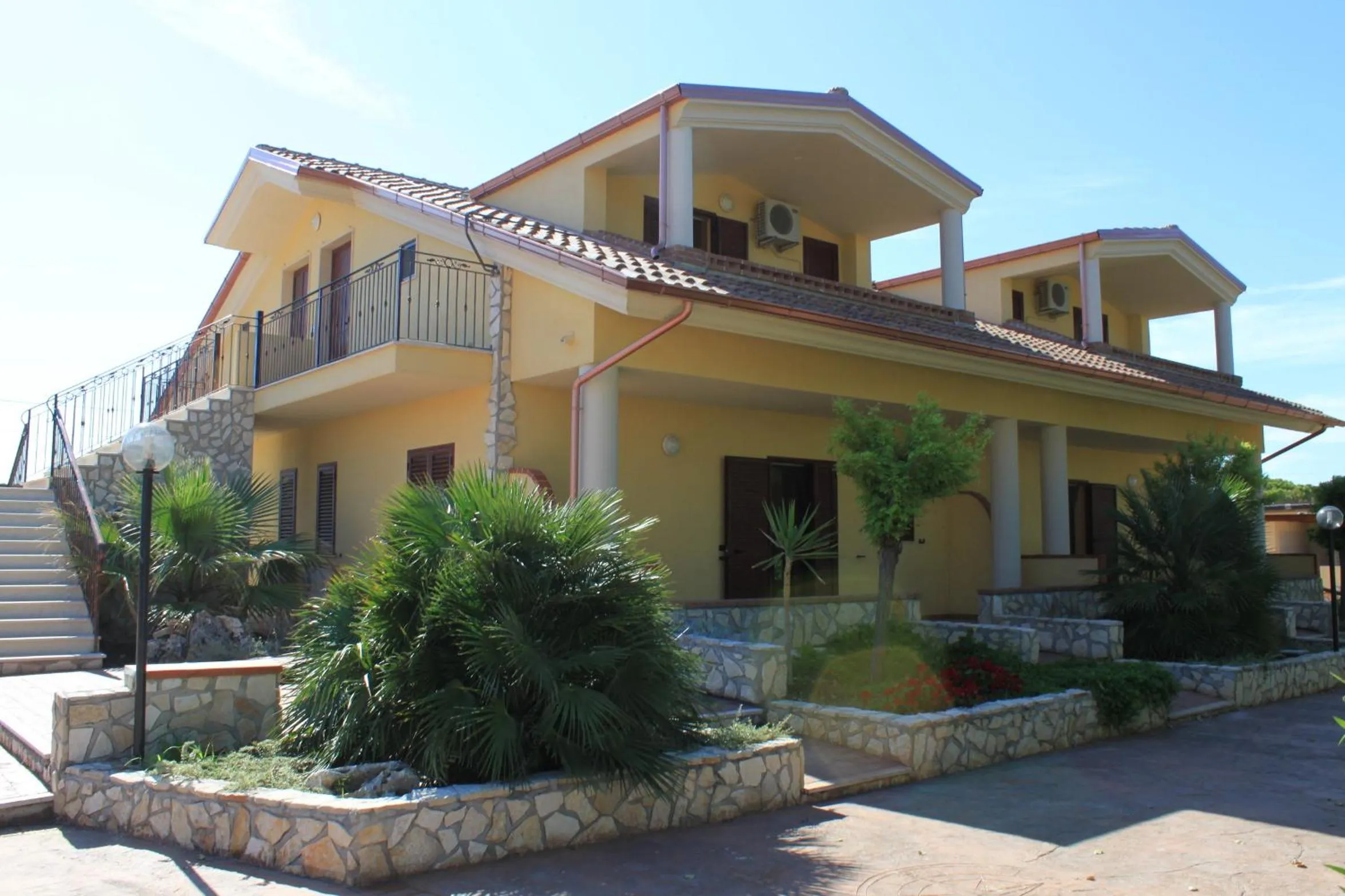 Decorative detail in Green Park Residence