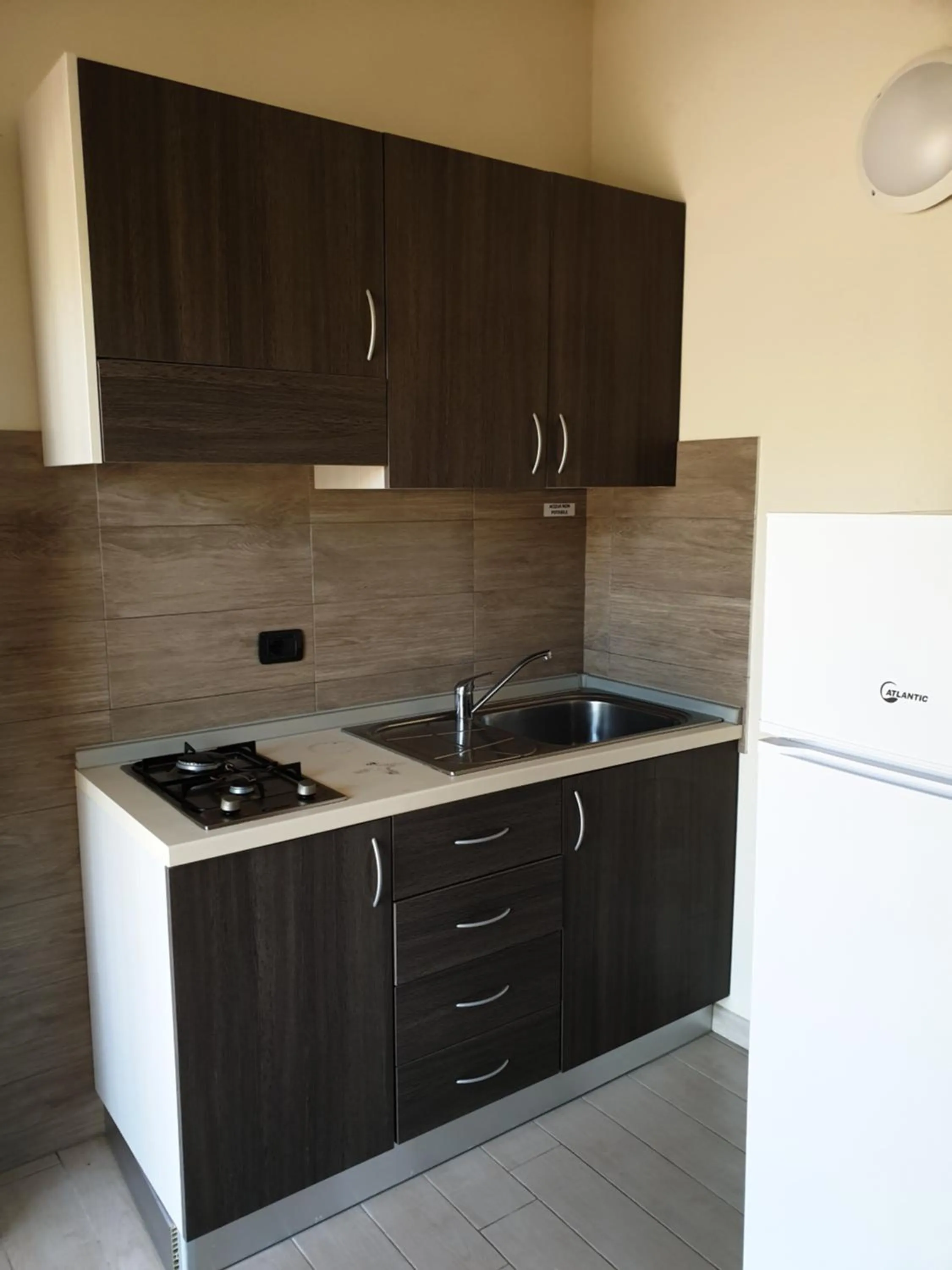 Kitchen or kitchenette in Green Park Residence