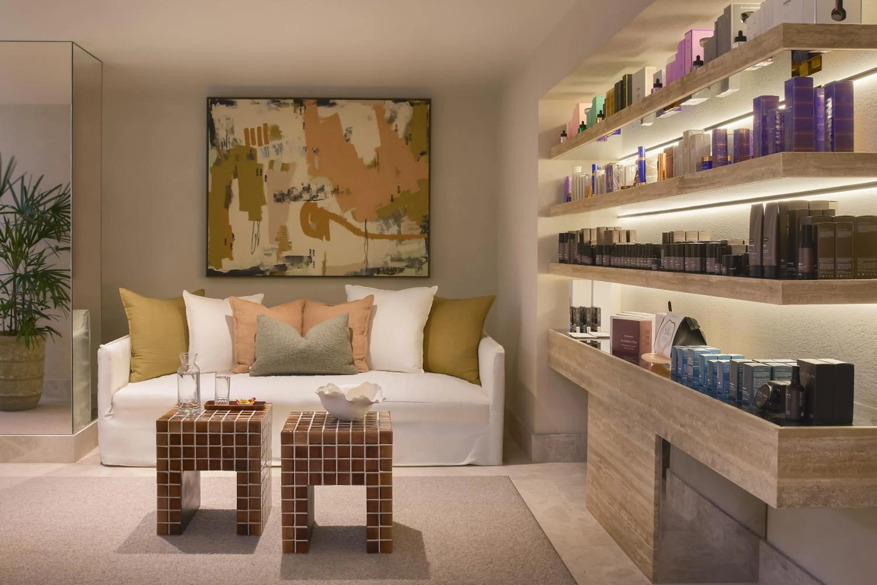 Spa and wellness centre/facilities, Bed in Mondrian Gold Coast