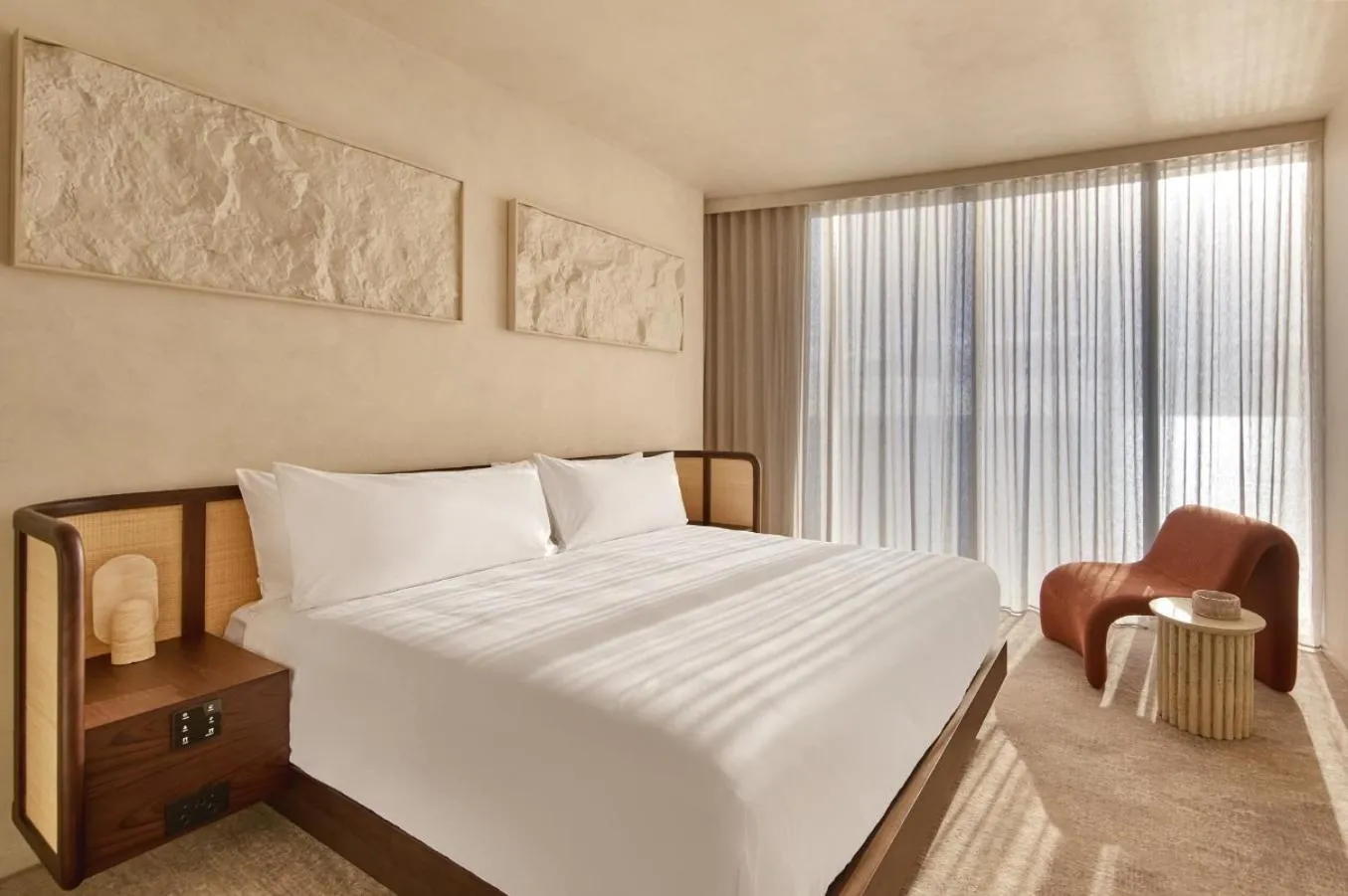 Bedroom, Bed in Mondrian Gold Coast