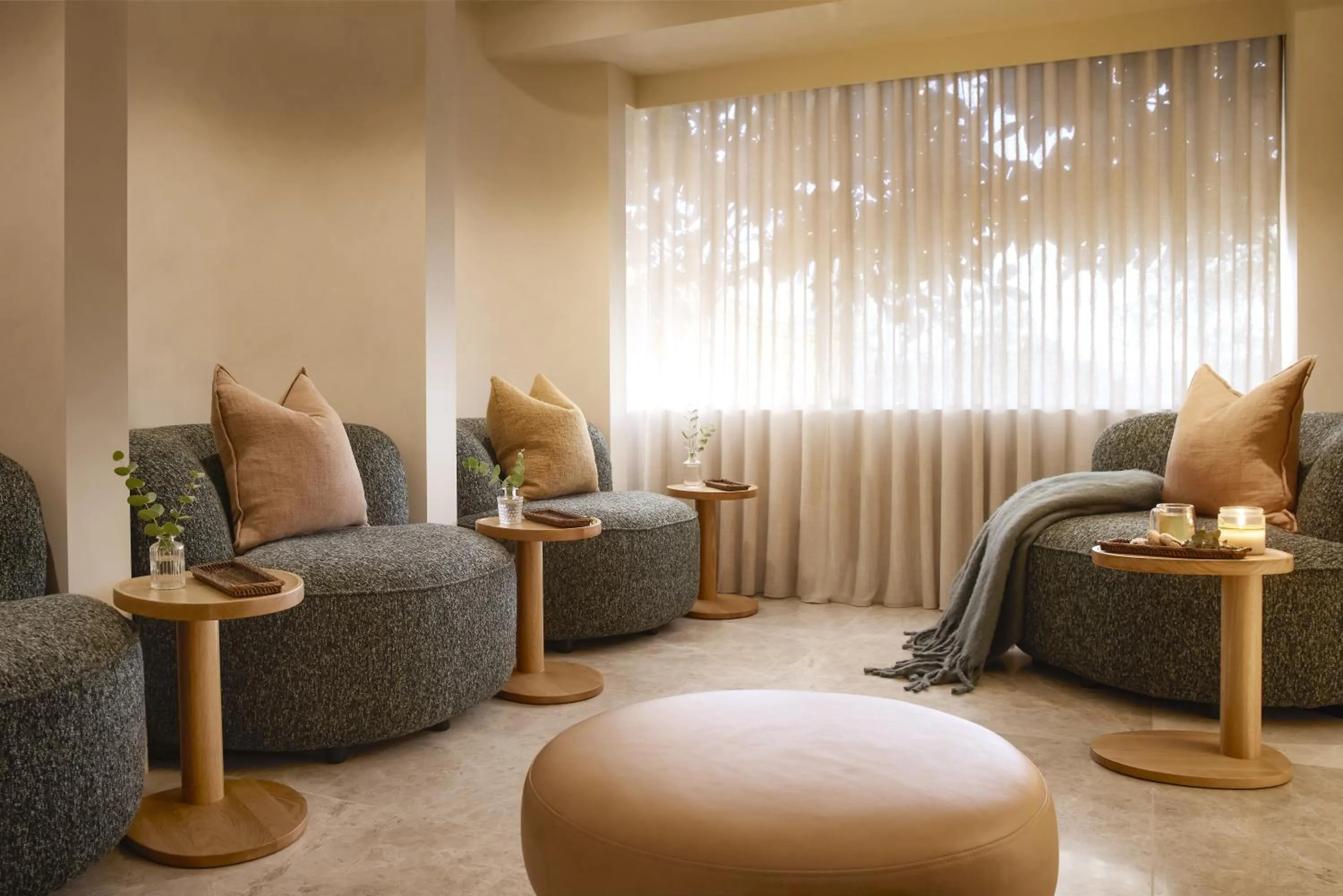 Spa and wellness centre/facilities, Bed in Mondrian Gold Coast