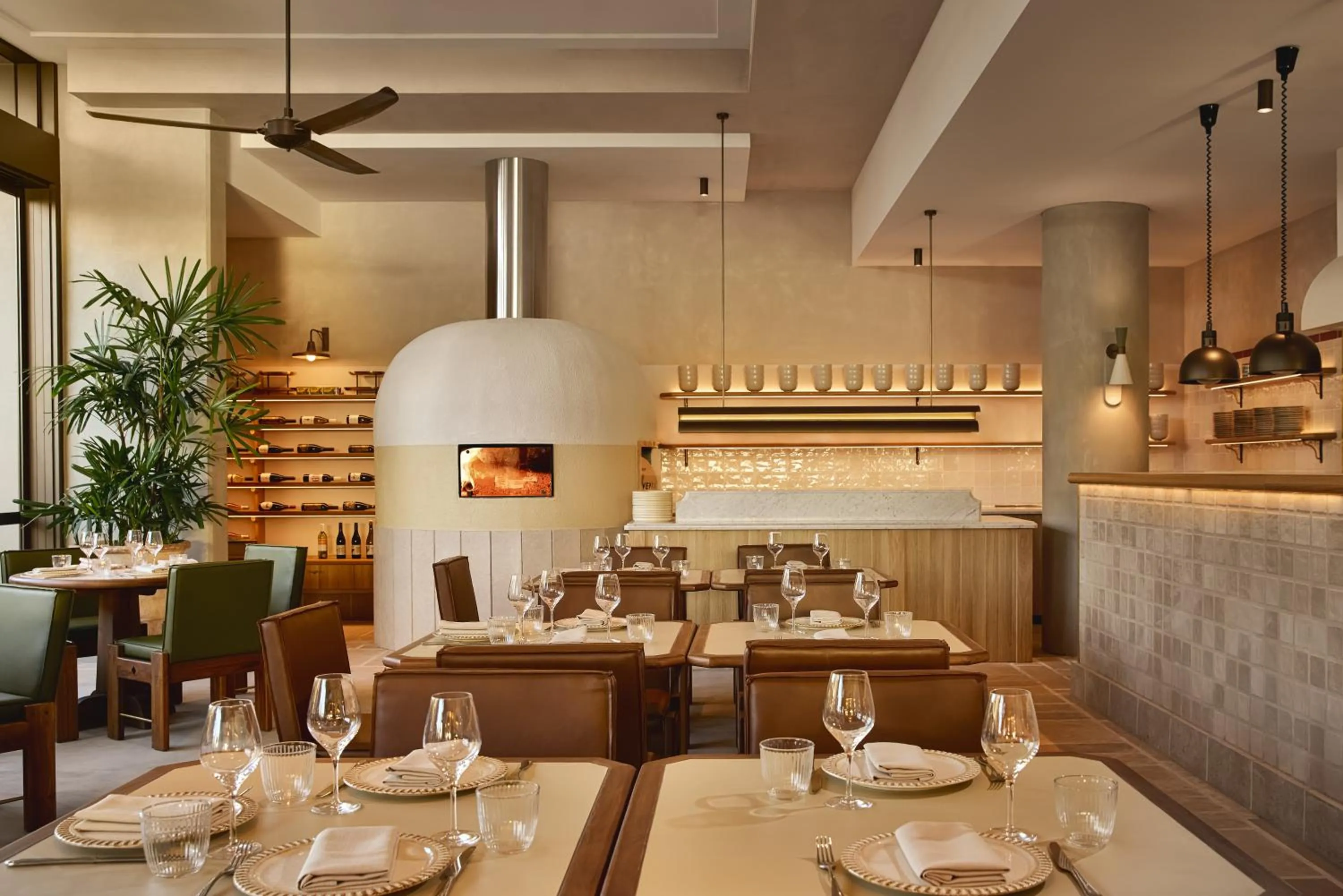 Restaurant/places to eat in Mondrian Gold Coast