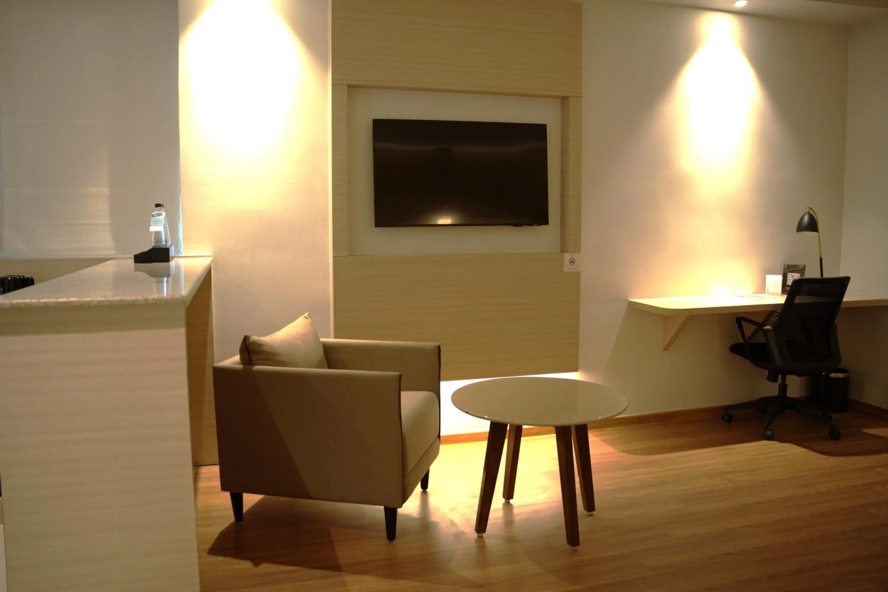 Seating area in Mercure Lucknow Gomti Nagar