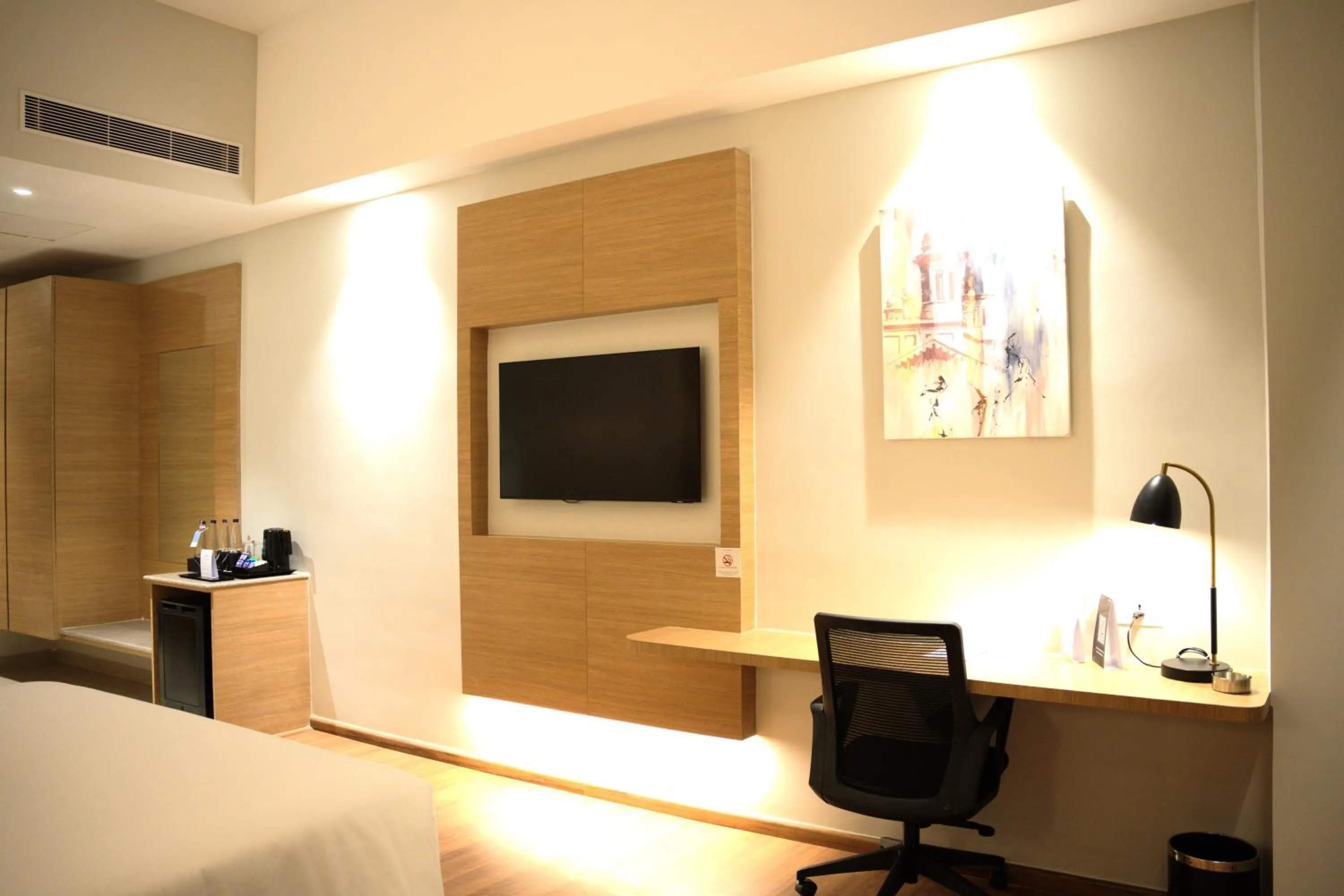 TV and multimedia, Bed in Mercure Lucknow Gomti Nagar