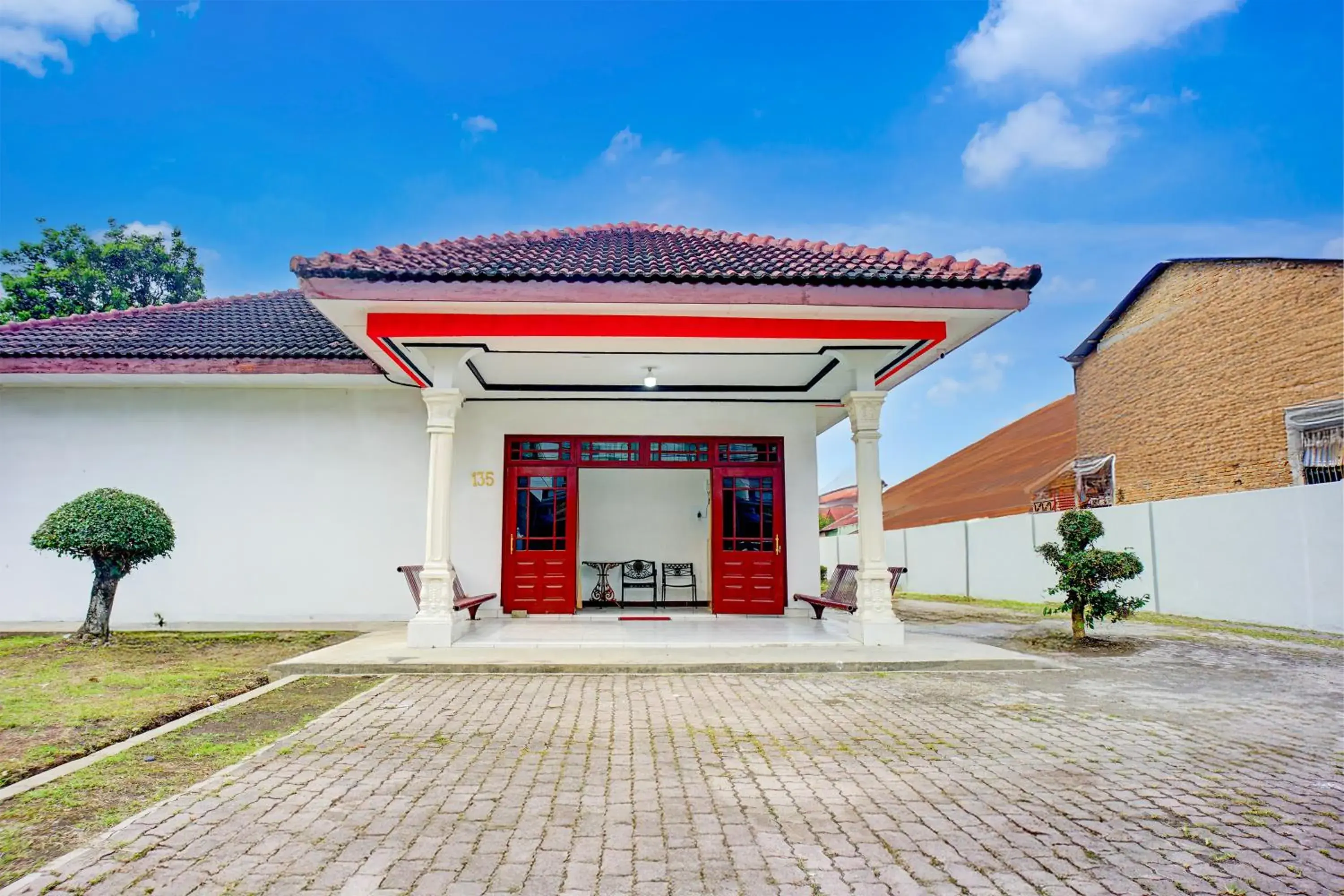 Hotel O Krakatau Near Universitas Muhammadiya Sumatra Utara ( UMSU ) Hotel O Krakatau Near Universitas Muhammadiya Sumatra Utara ( UMSU )