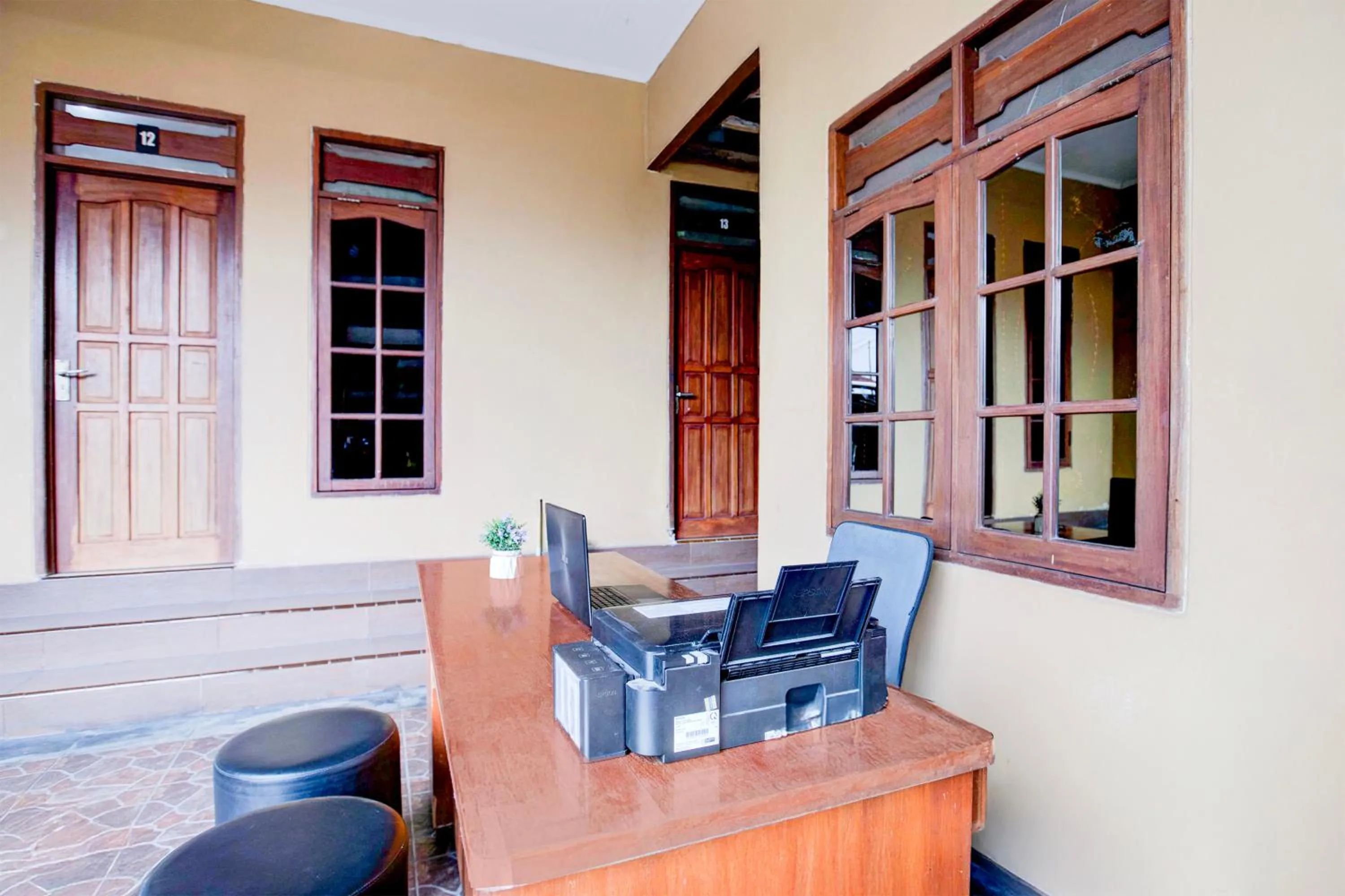 Lobby or reception in Hotel O Balikpapan near Taman Beruang Madu formerly Palm Cafe Inn