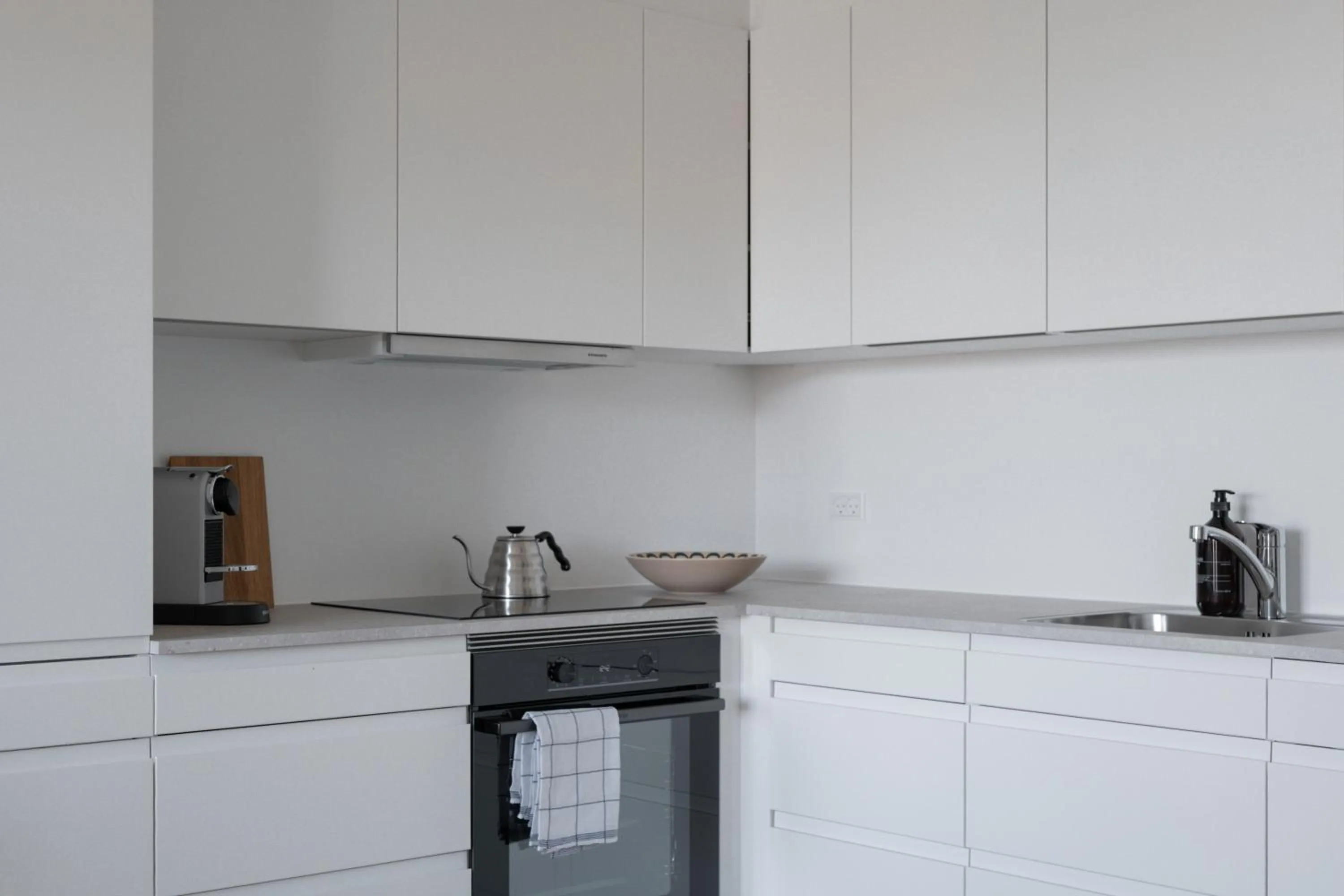 Coffee/tea facilities in Clover House by Daniel&Jacob's