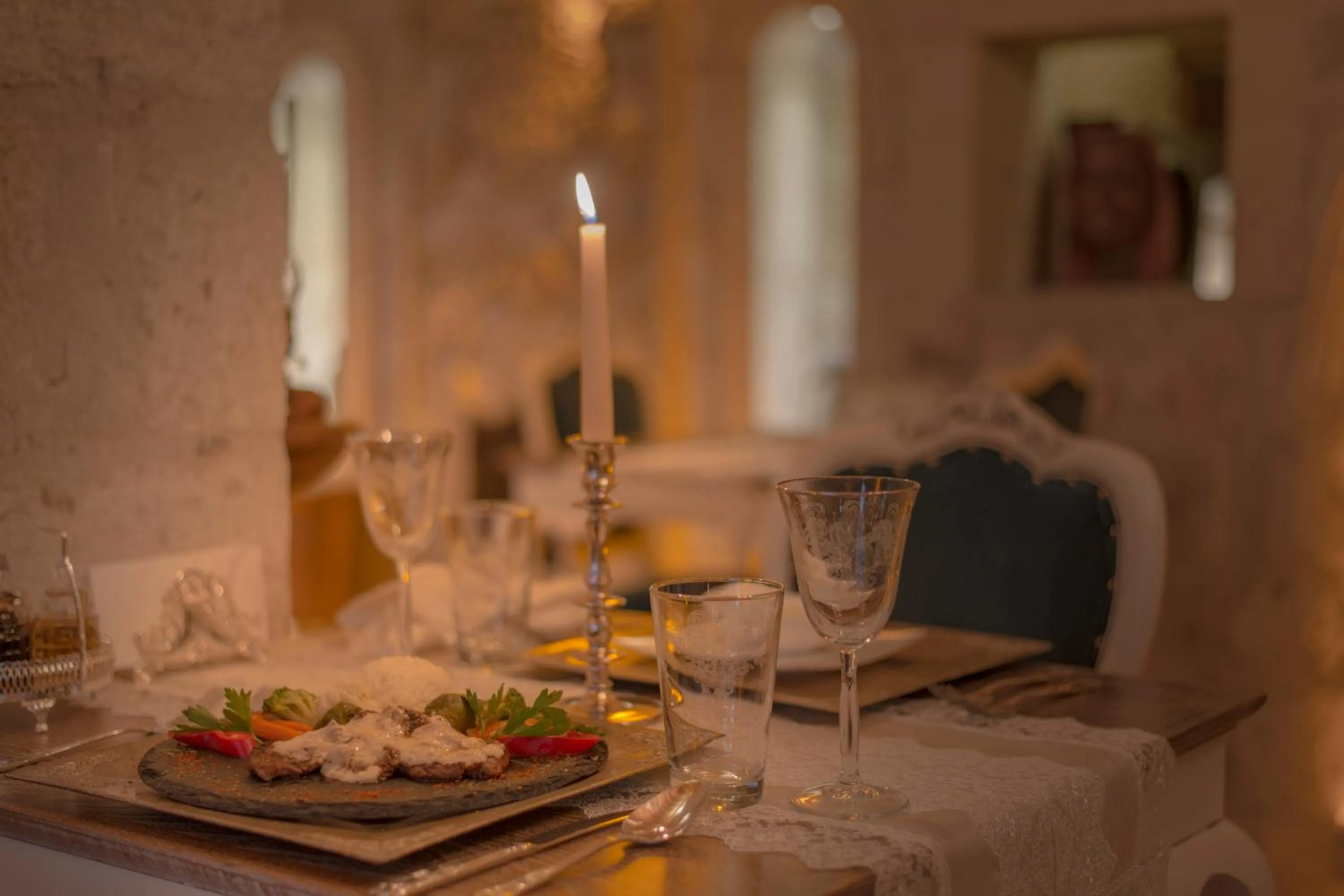 Restaurant/places to eat in Elika Cave Suites & Spa