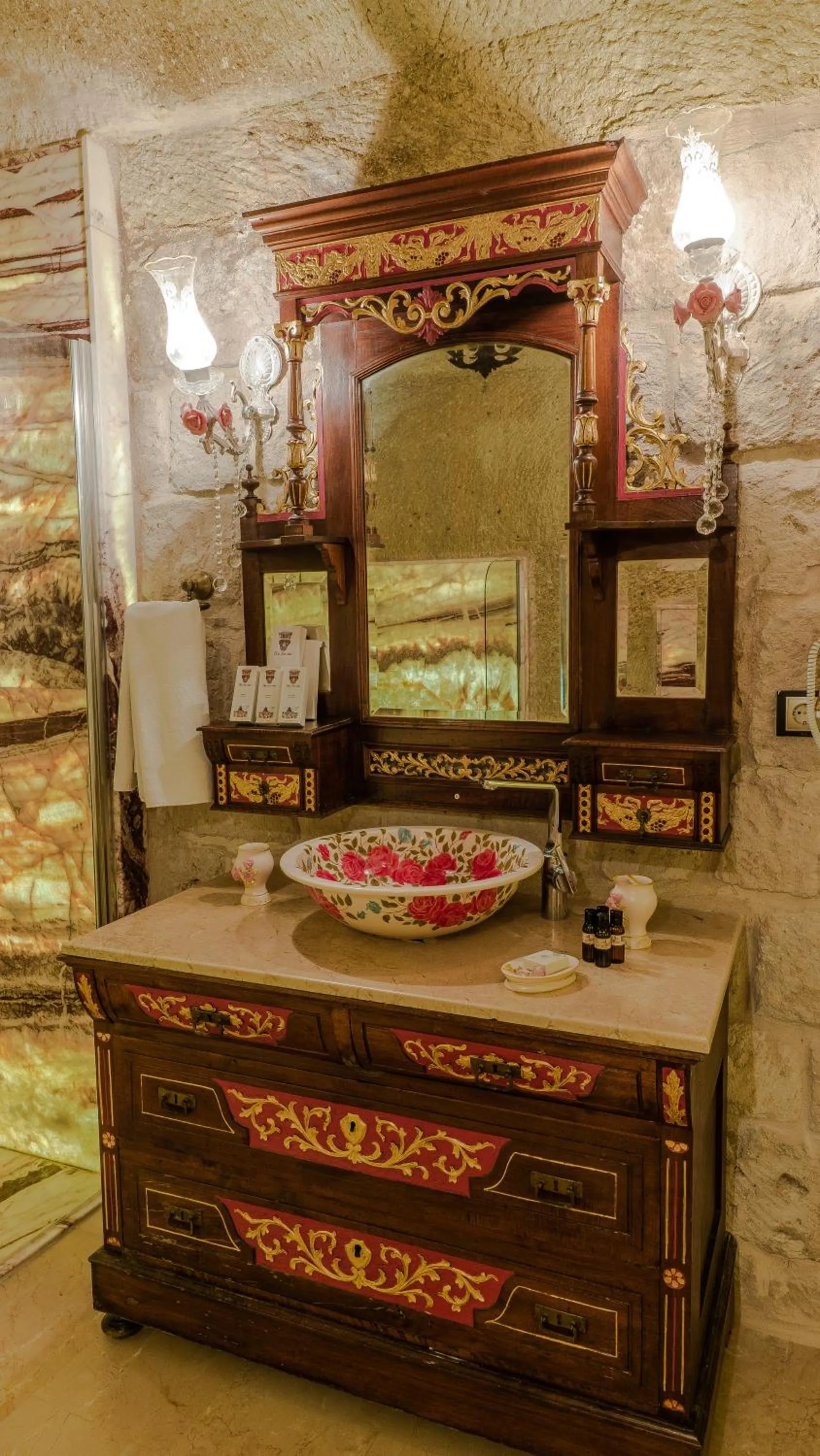 Bathroom in Elika Cave Suites & Spa