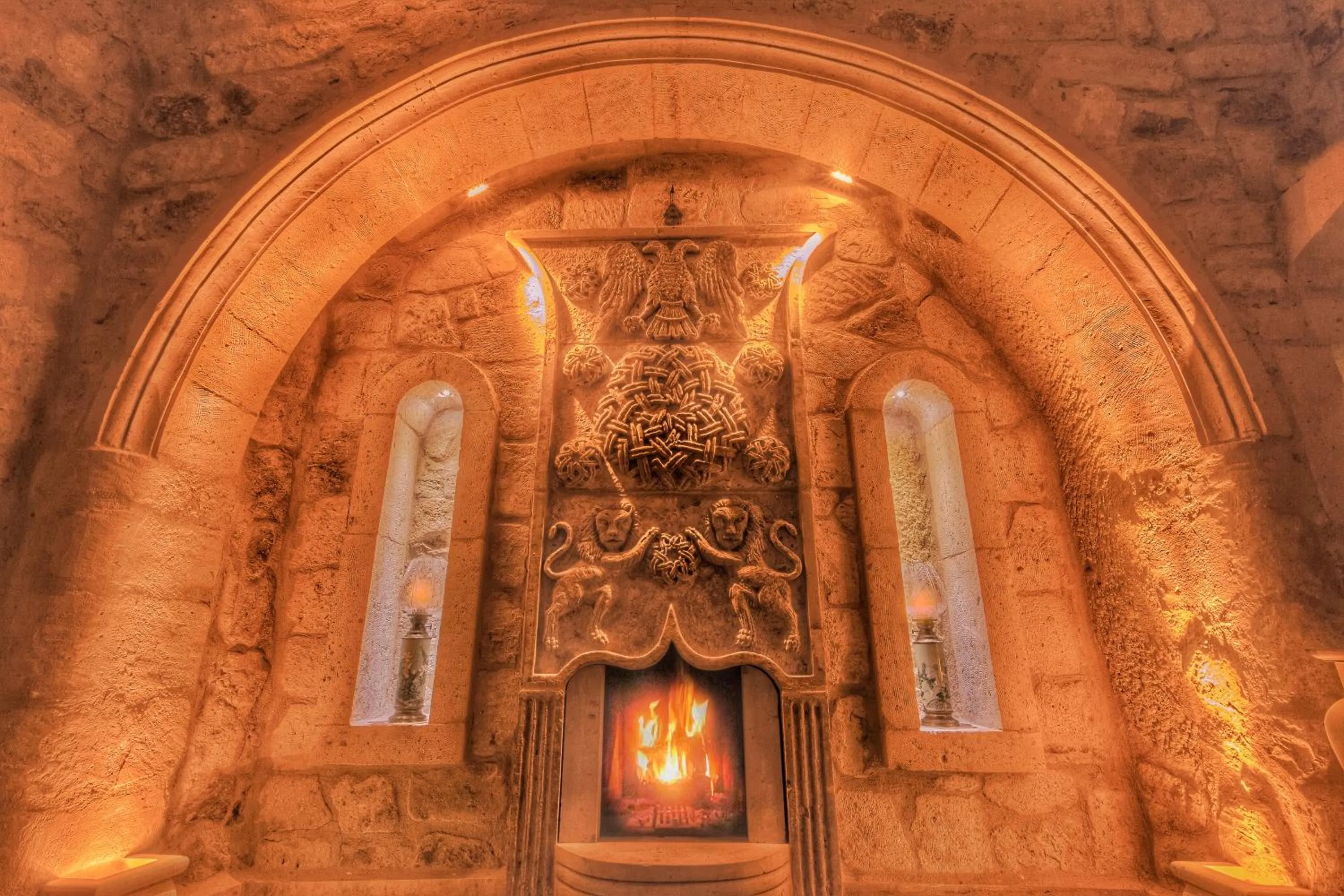 Restaurant/places to eat in Elika Cave Suites & Spa