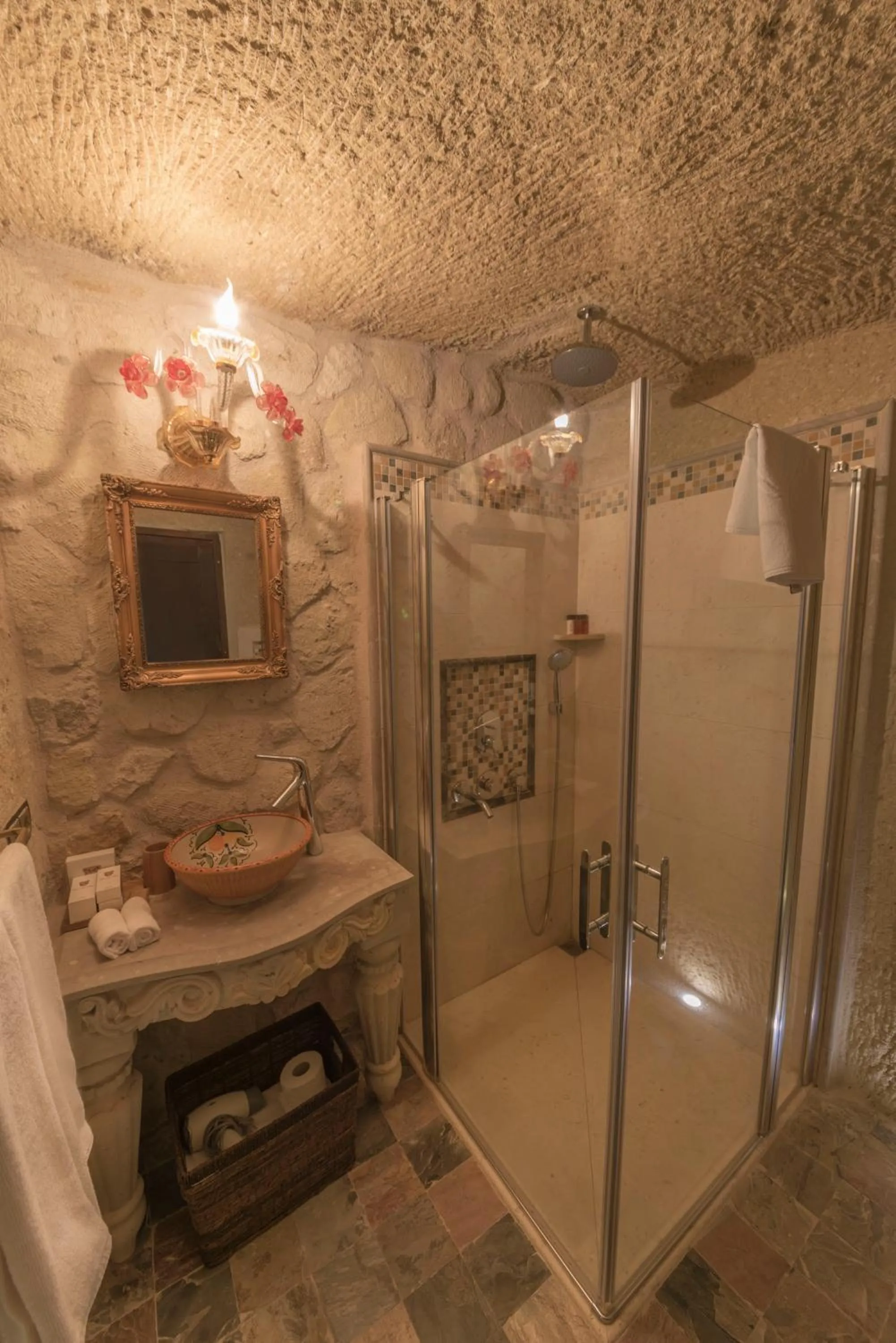 Shower in Elika Cave Suites & Spa