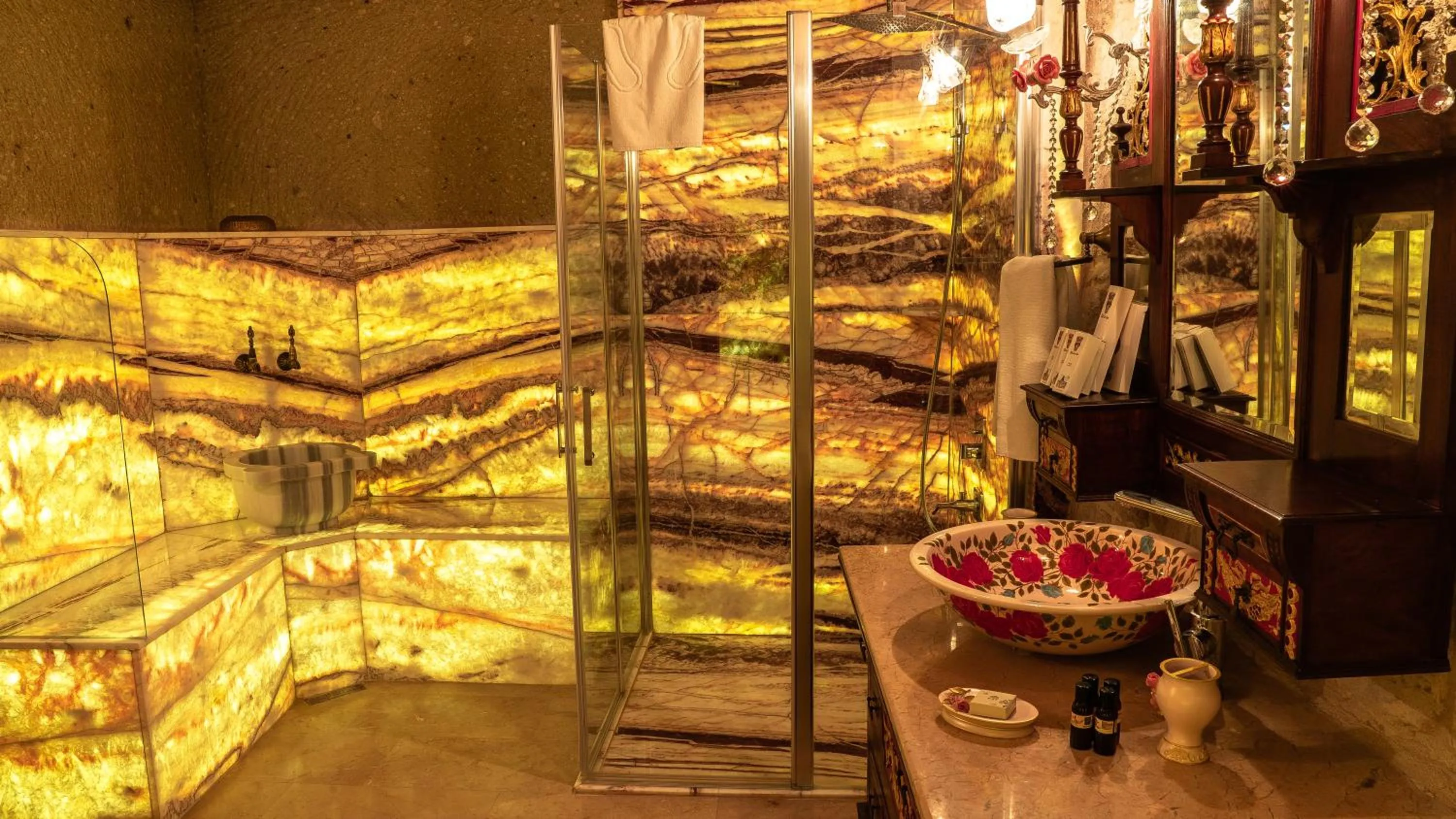 Shower in Elika Cave Suites & Spa