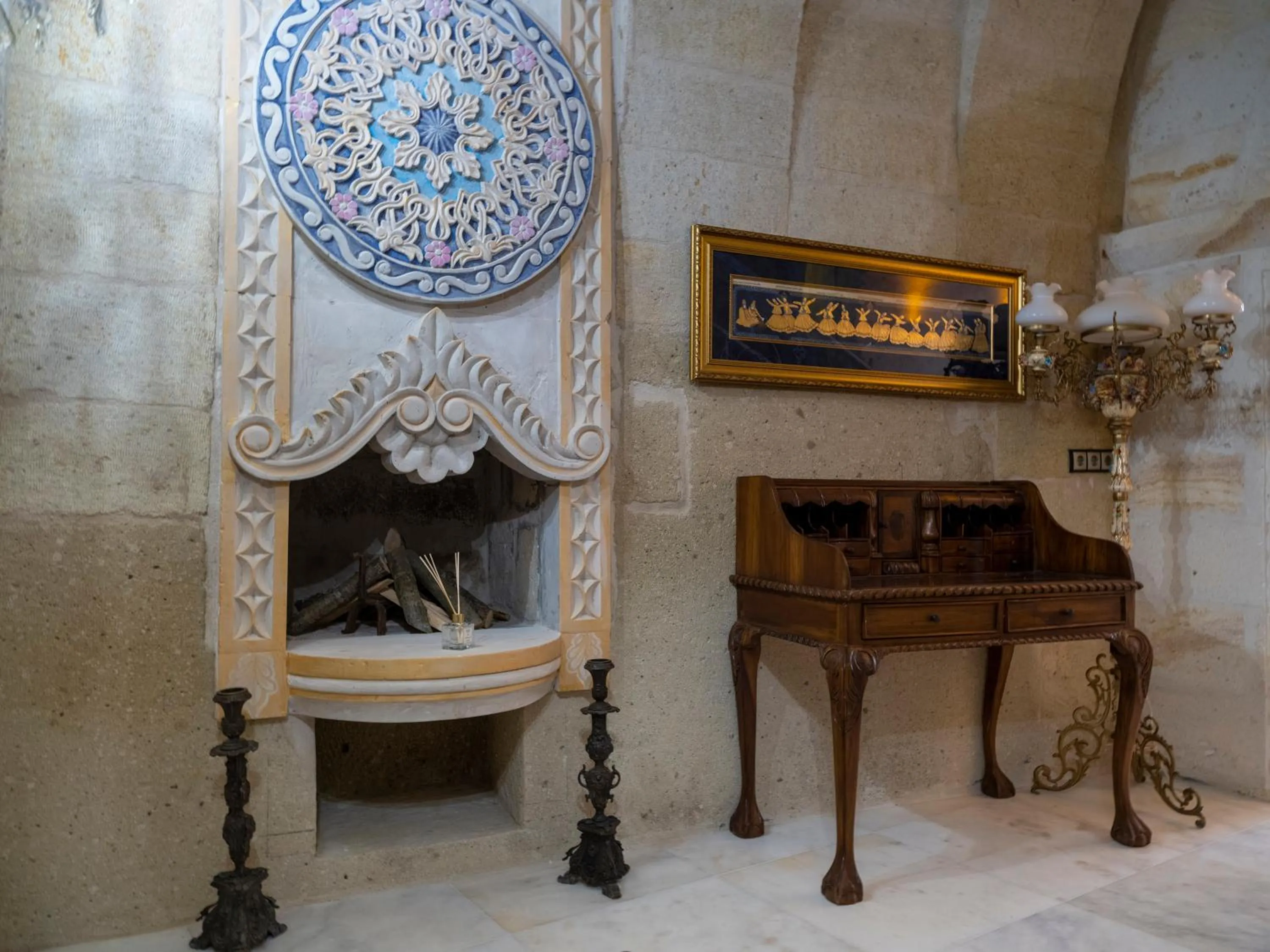 flat iron in Elika Cave Suites & Spa