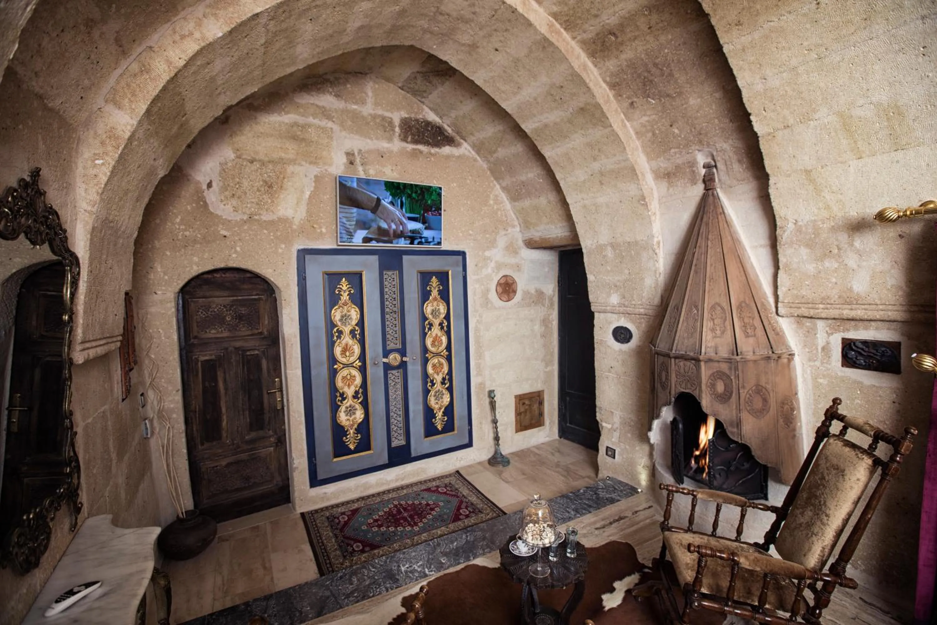 Massage in Elika Cave Suites & Spa