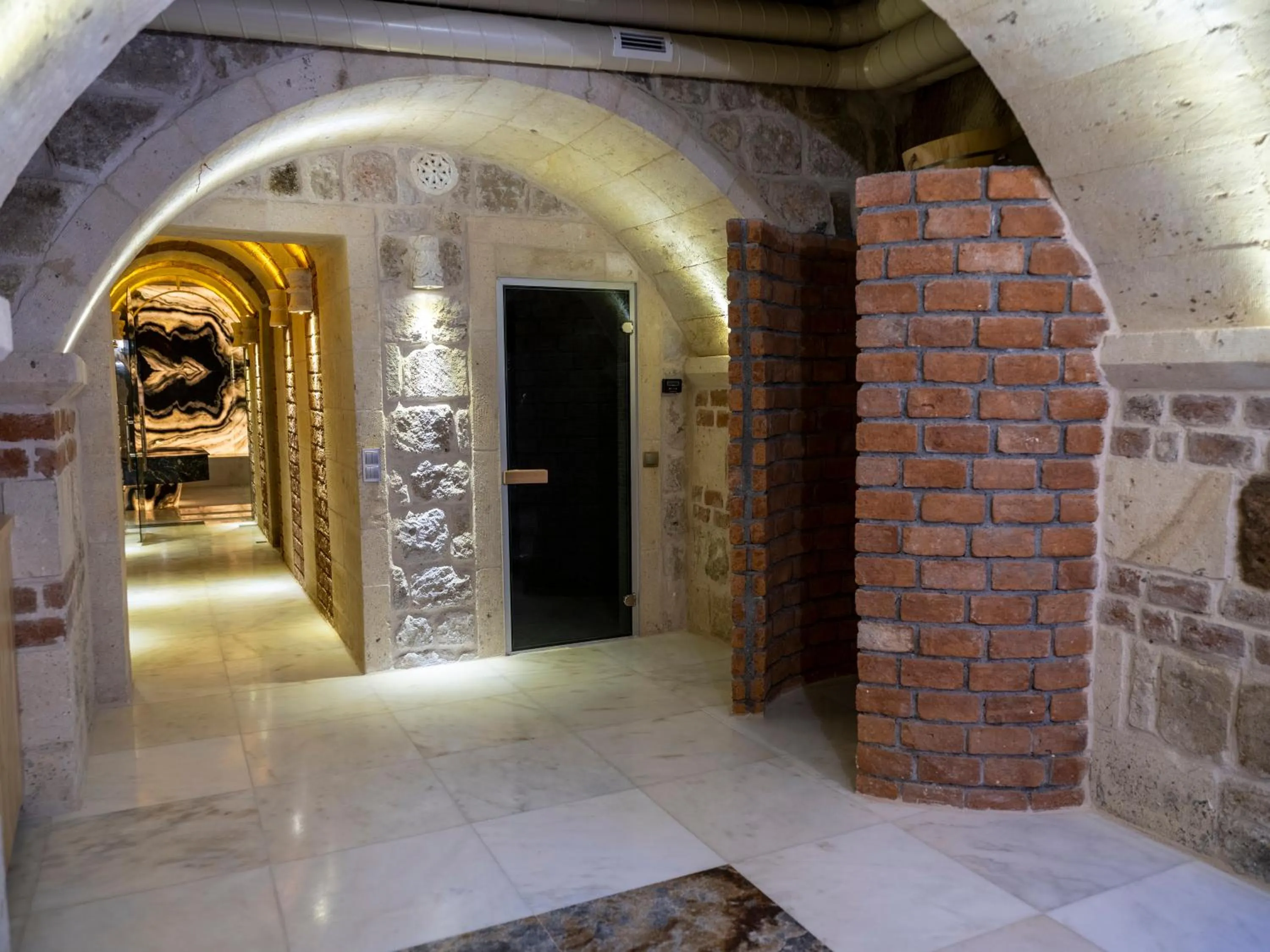 Sauna in Elika Cave Suites & Spa