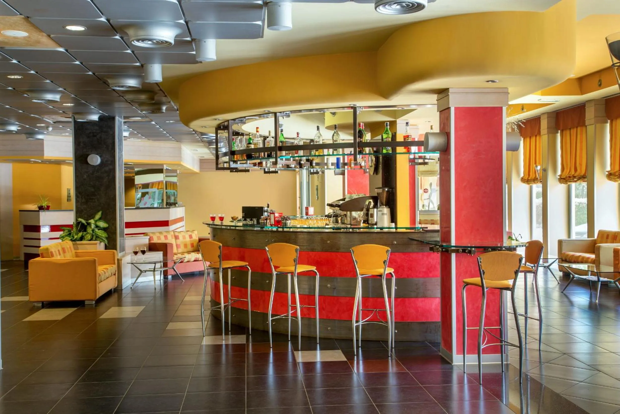 Lounge or bar in Hotel Mediterraneo