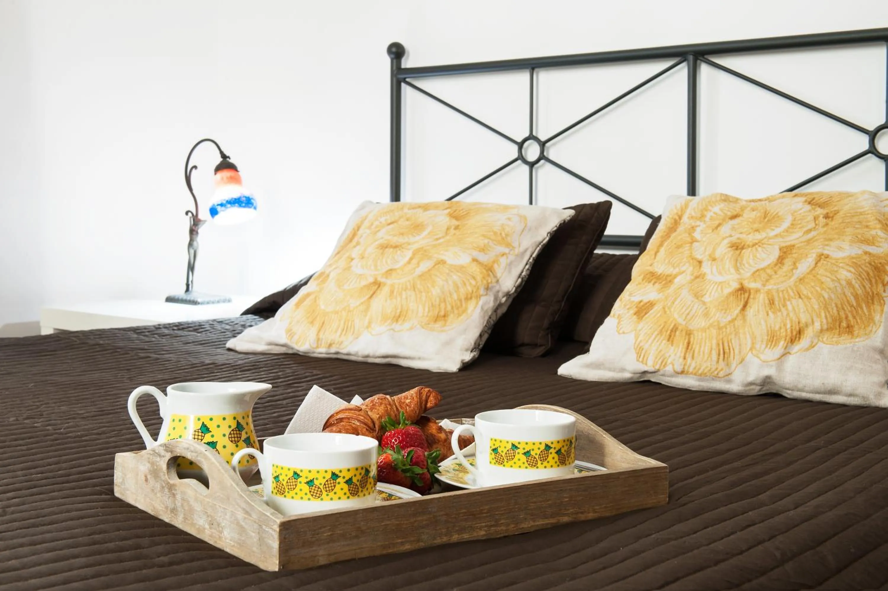 Bed in Rome Center Rooms