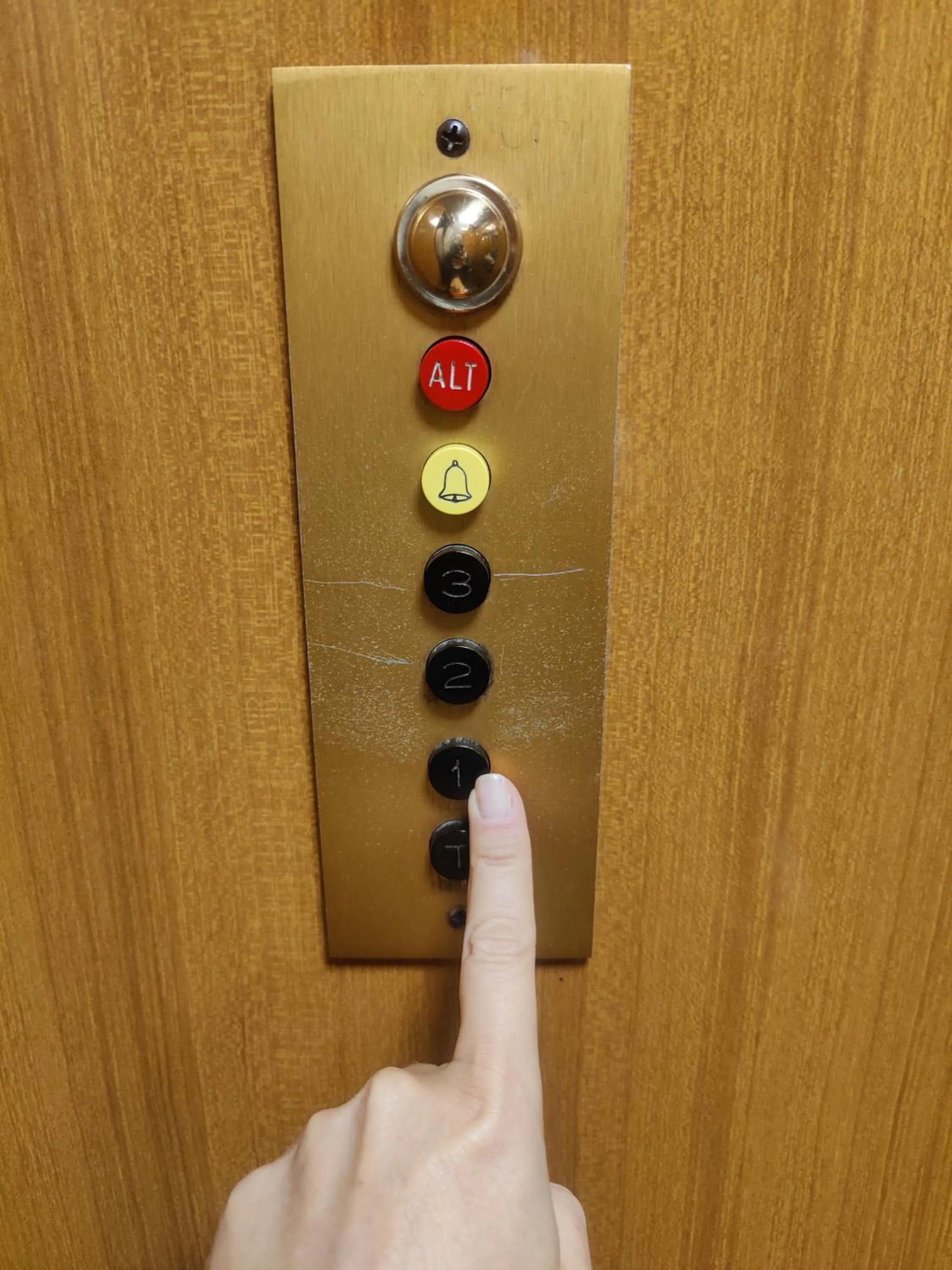 elevator in Rome Center Rooms