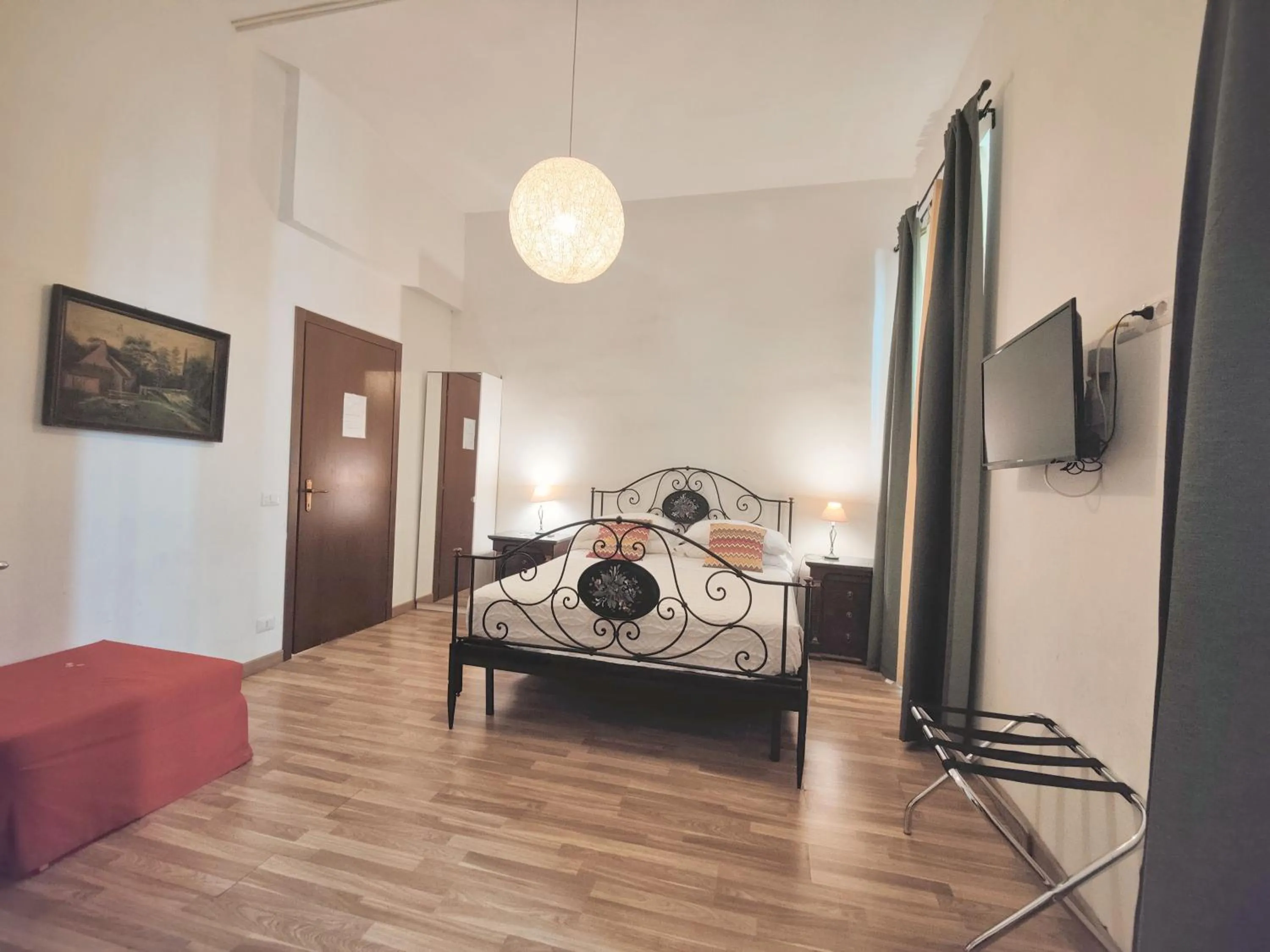 Bed in Rome Center Rooms