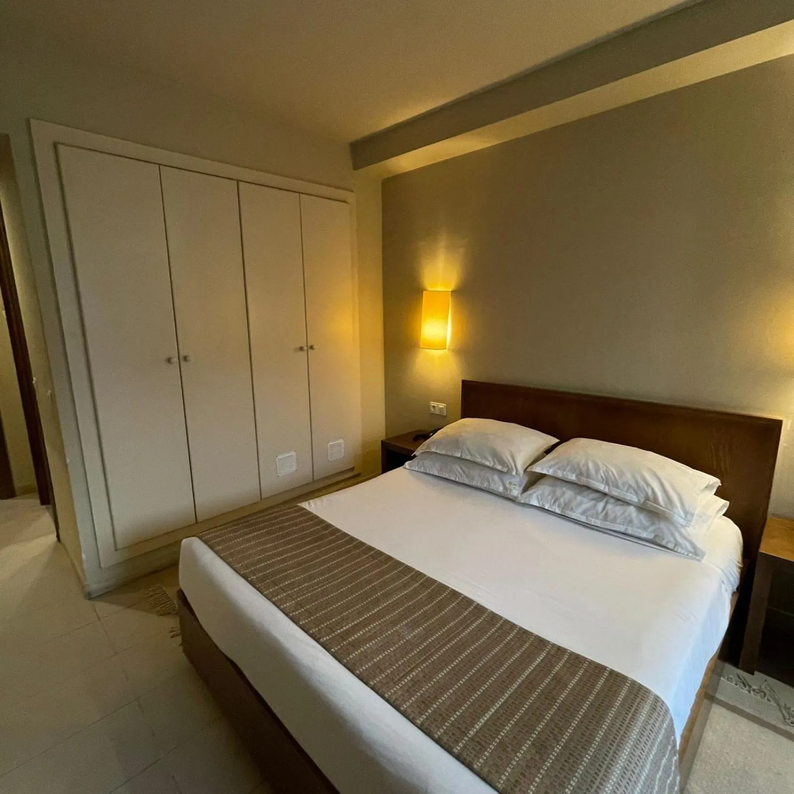 Bedroom, Bed in Hôtel Résidence Le Consul