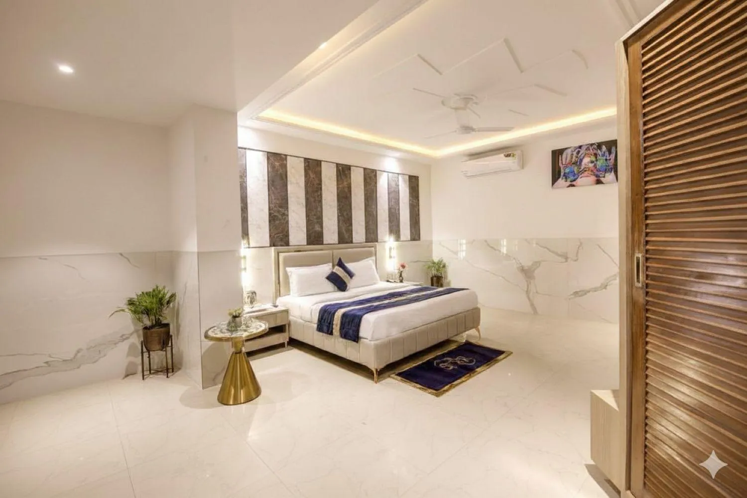 Photo of the whole room, Bed in Hotel DELHI 37 by STAR GROUP