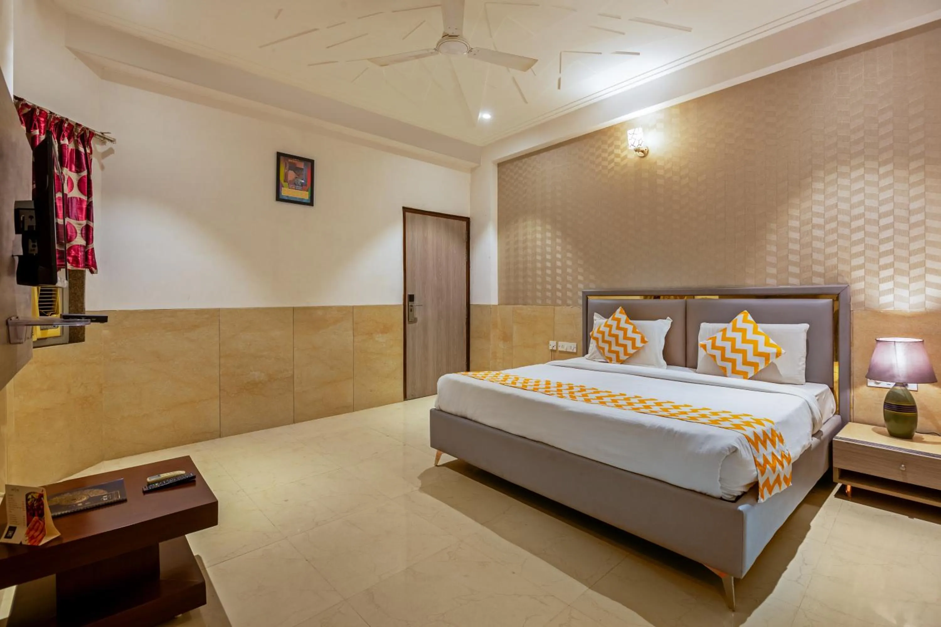 Bed in Hotel DELHI 37 by STAR GROUP