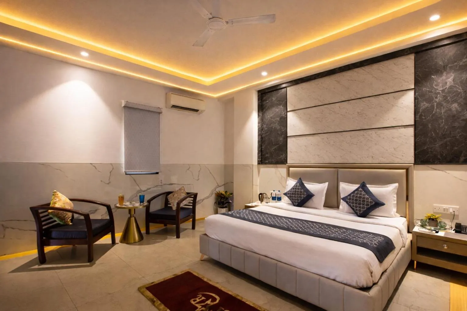 Photo of the whole room, Bed in Hotel DELHI 37 by STAR GROUP