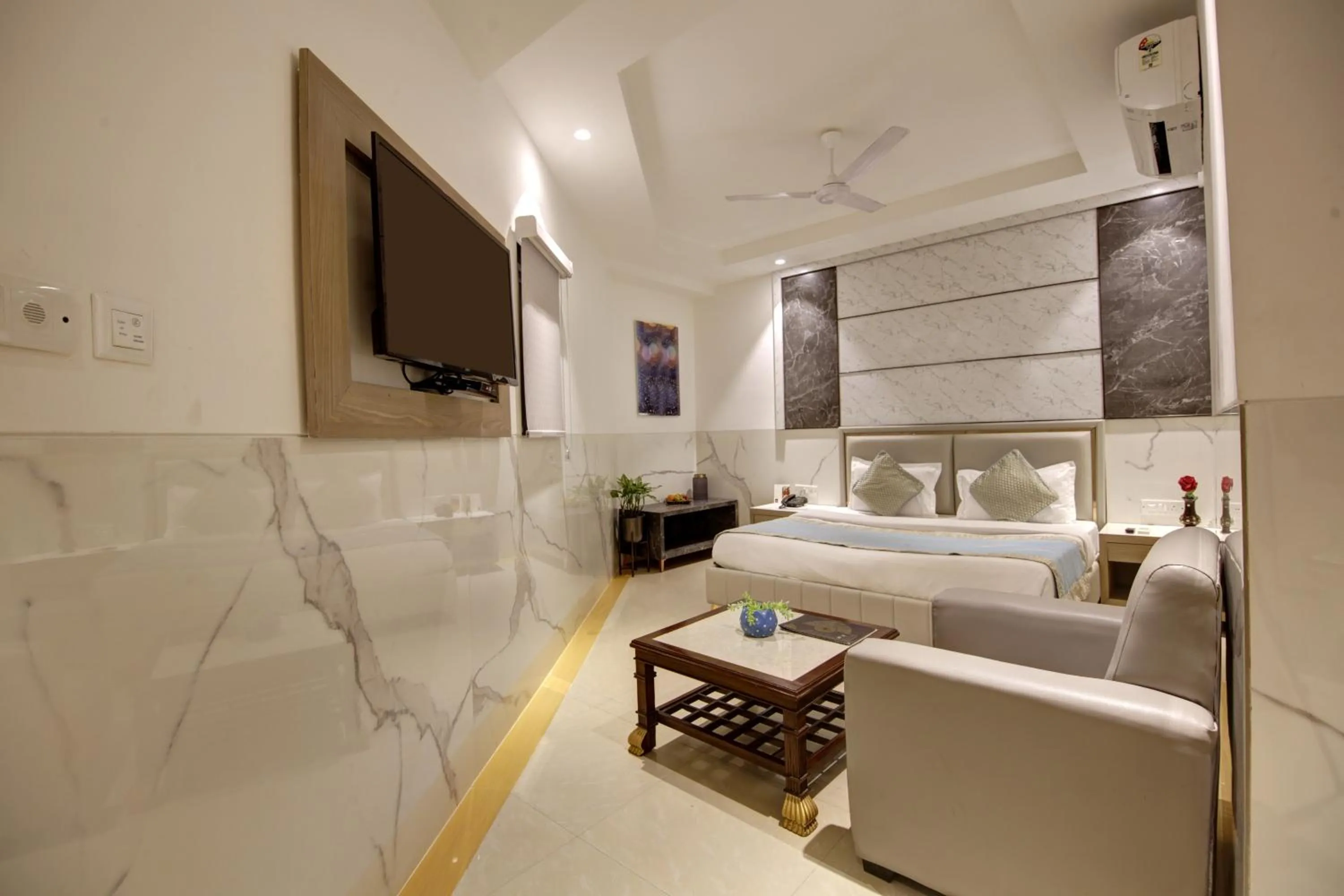 Photo of the whole room, Bed in Hotel DELHI 37 by STAR GROUP