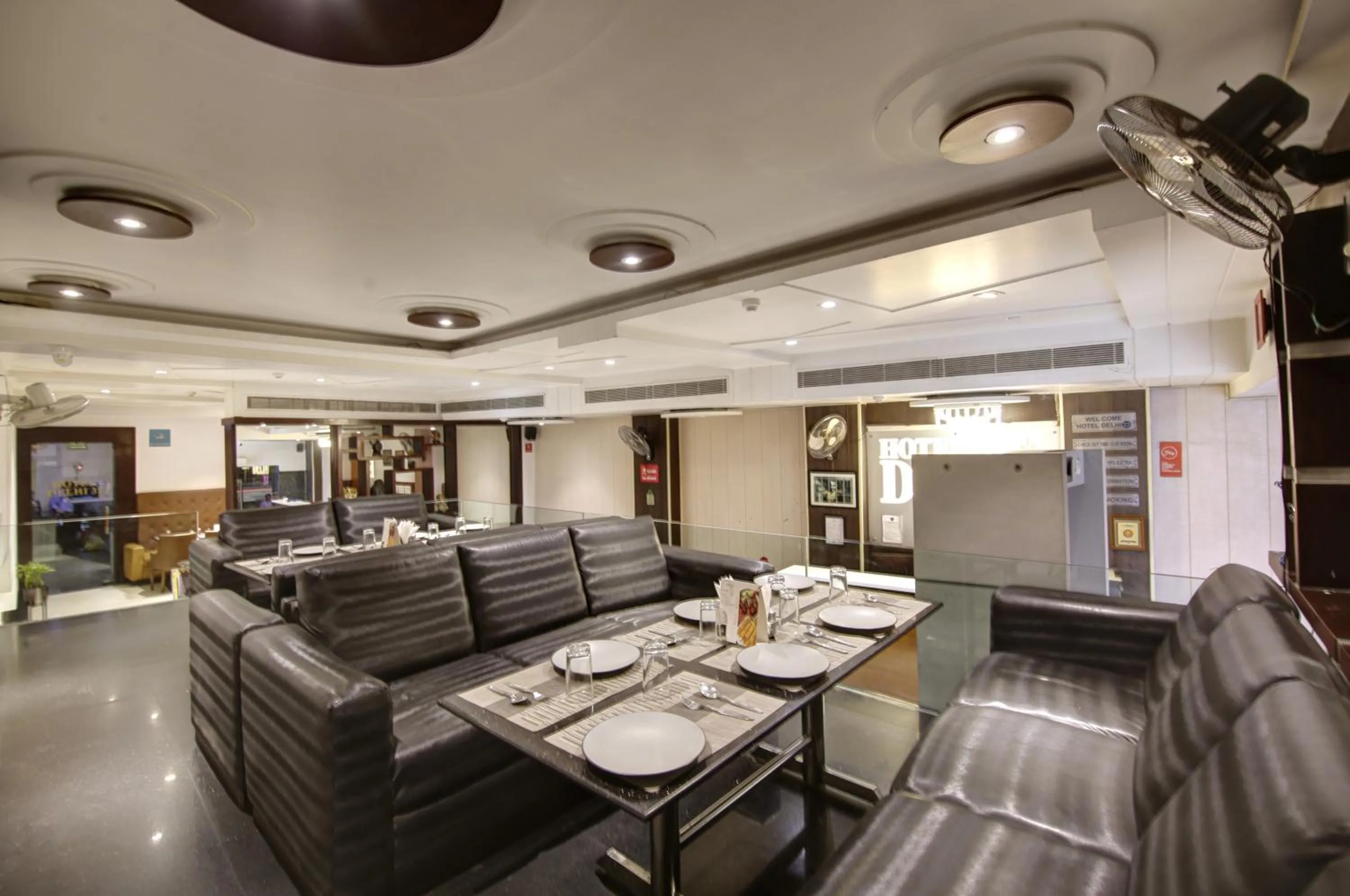 Restaurant/places to eat in Hotel DELHI 37 by STAR GROUP